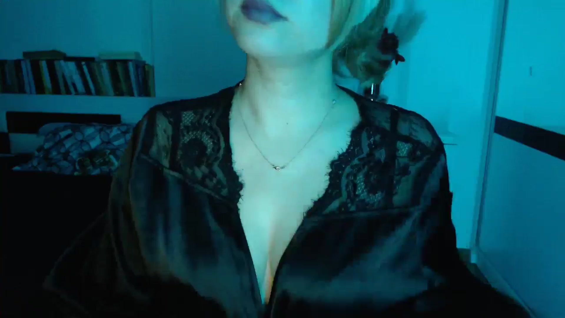 Gallery image thumbnail from Sandy___'s myfreecams stream on, 11/19/2024, 24:32 image 4 of 20