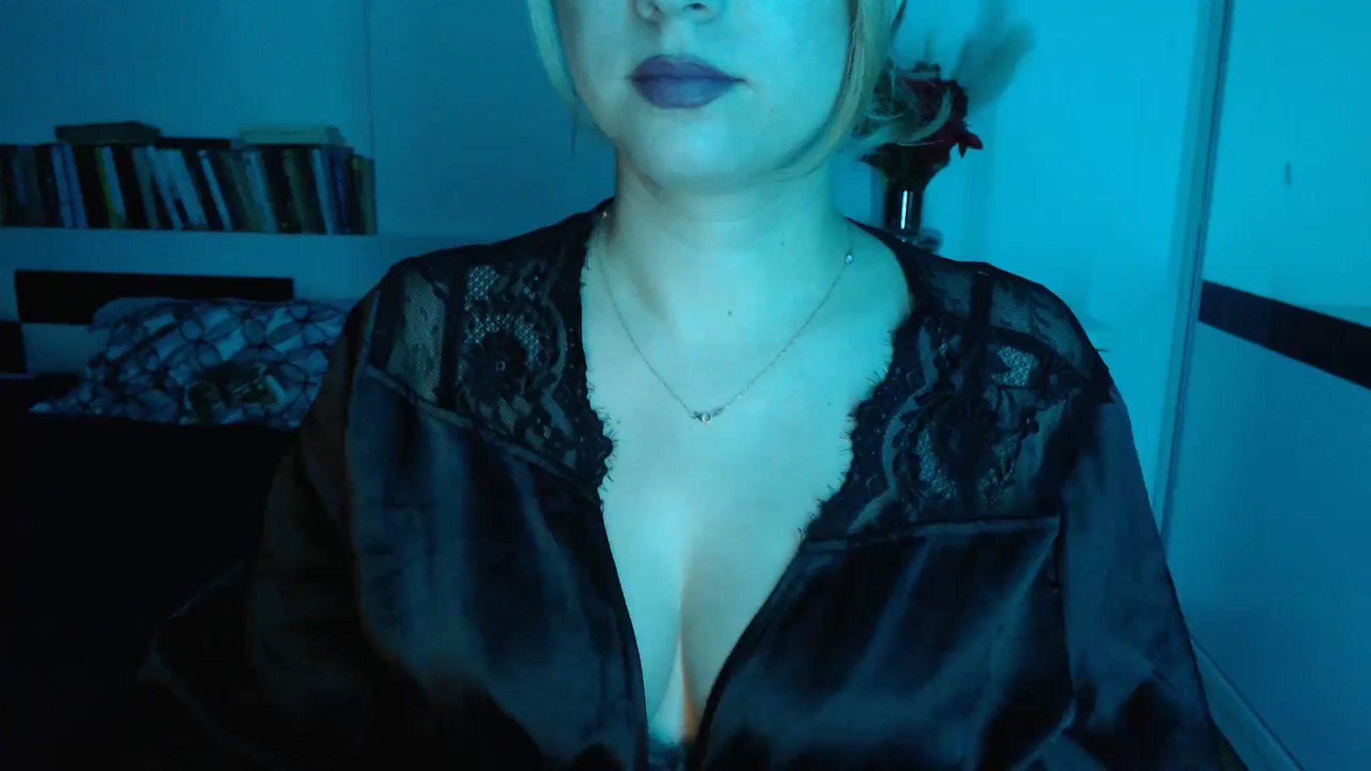 Gallery image thumbnail from Sandy___'s myfreecams stream on, 11/19/2024, 24:32 image 15 of 20