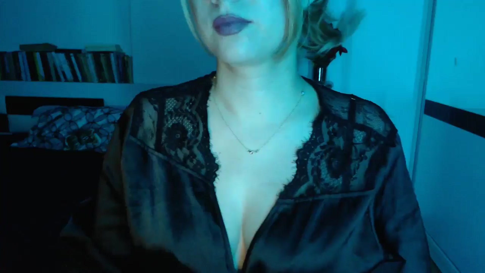 Gallery image thumbnail from Sandy___'s myfreecams stream on, 11/19/2024, 24:32 image 7 of 20
