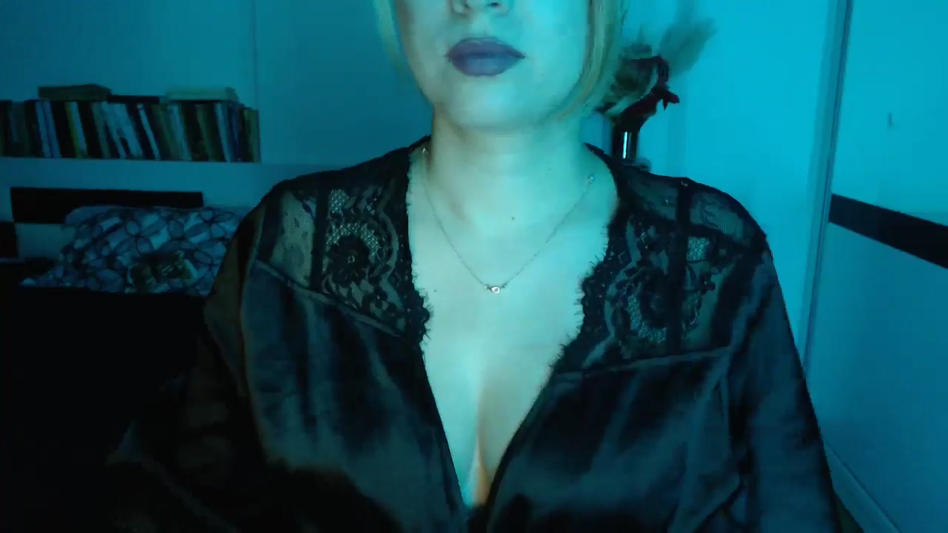 Gallery image thumbnail from Sandy___'s myfreecams stream on, 11/19/2024, 24:32 image 6 of 20