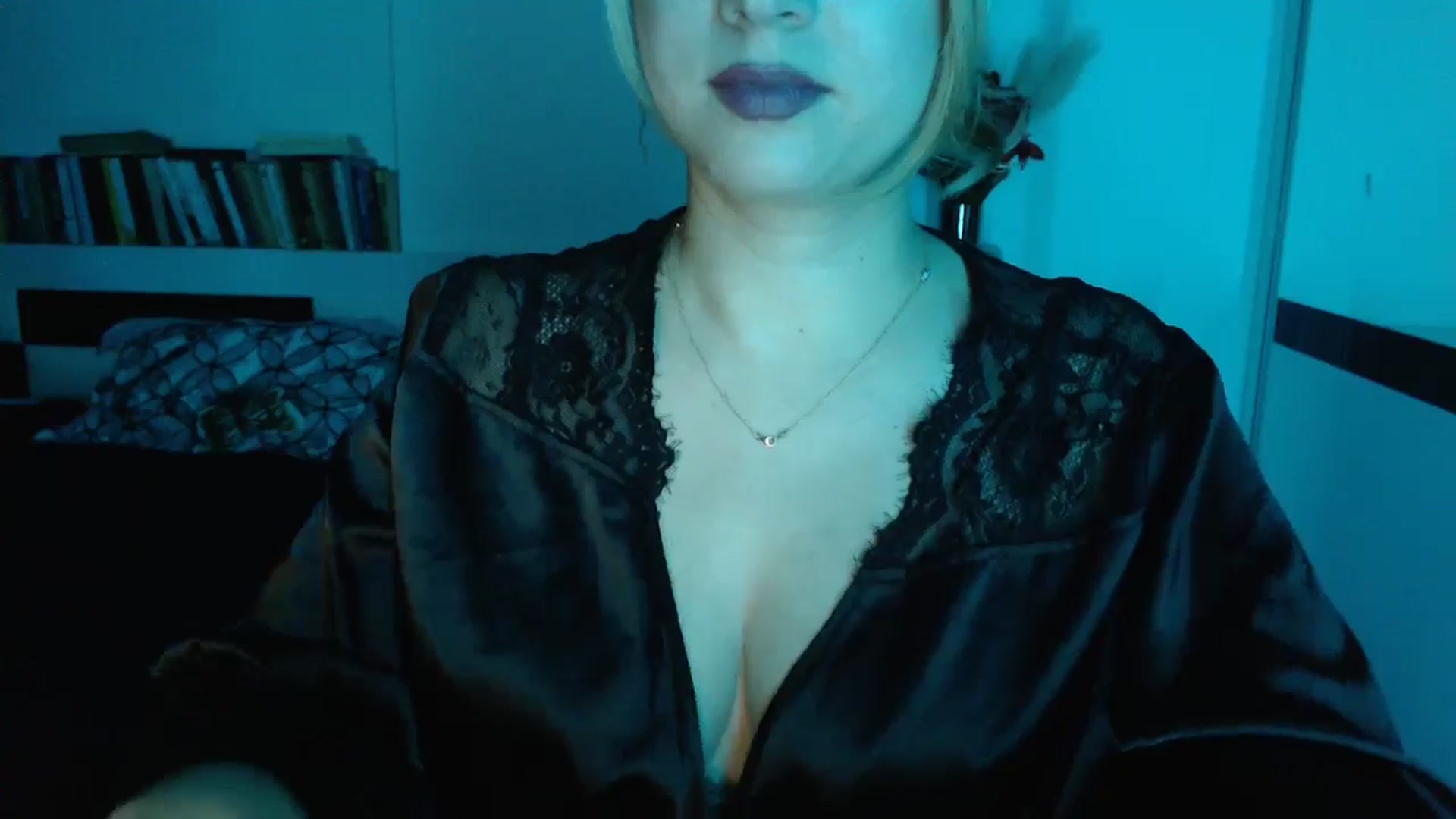 Gallery image thumbnail from Sandy___'s myfreecams stream on, 11/19/2024, 24:32 image 18 of 20