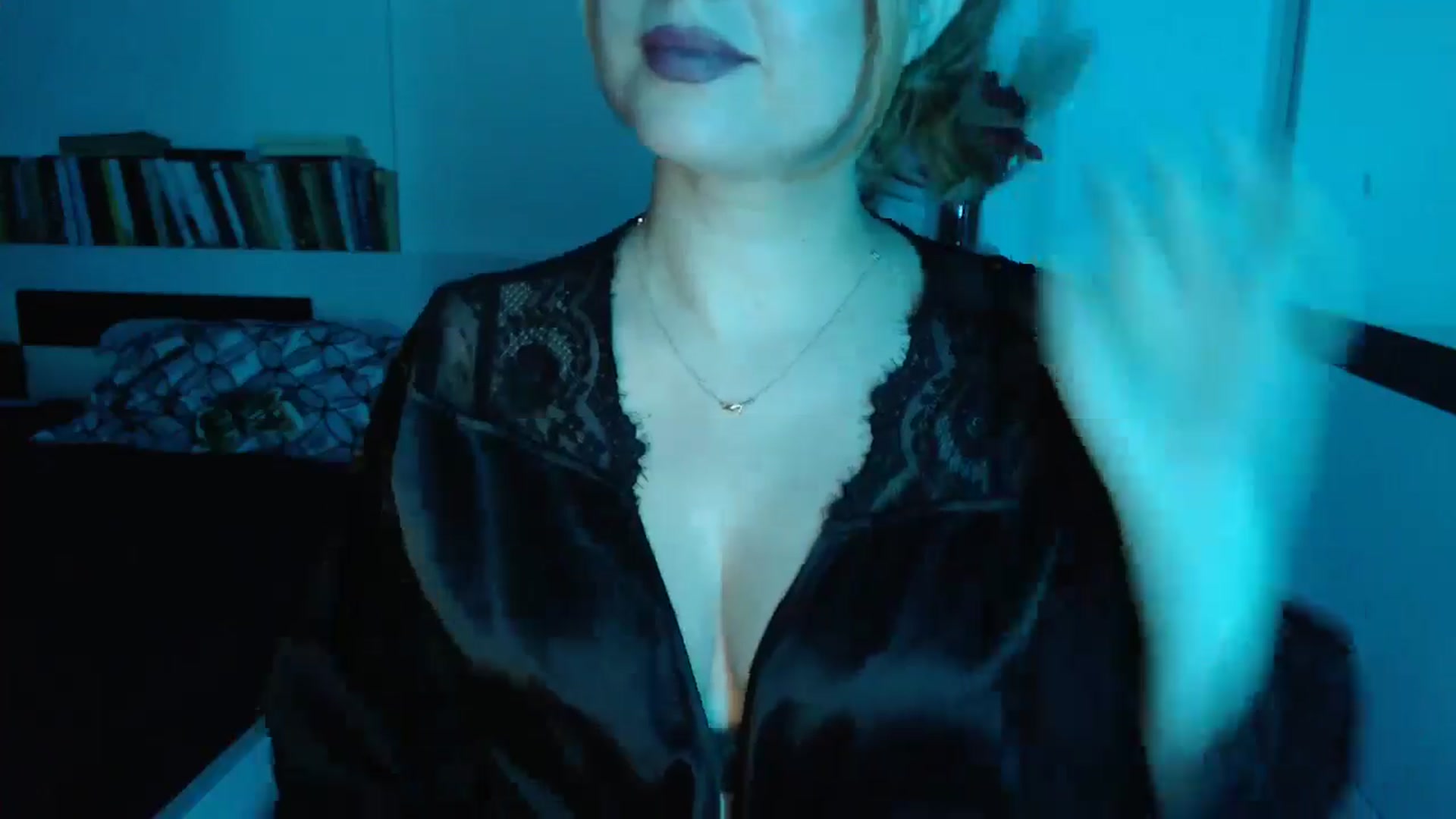 Gallery image thumbnail from Sandy___'s myfreecams stream on, 11/19/2024, 24:32 image 9 of 20
