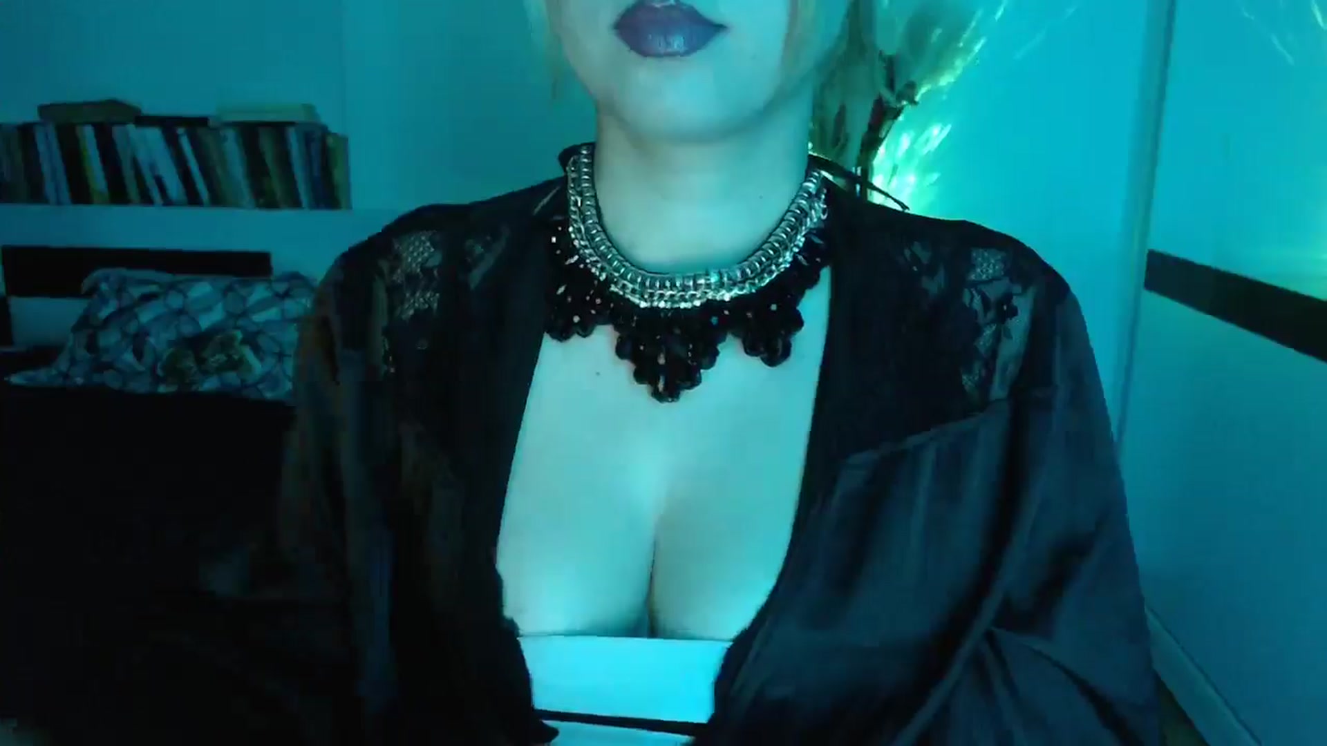 Gallery image thumbnail from Sandy___'s myfreecams stream on, 12/08/2024, 24:42 image 10 of 20