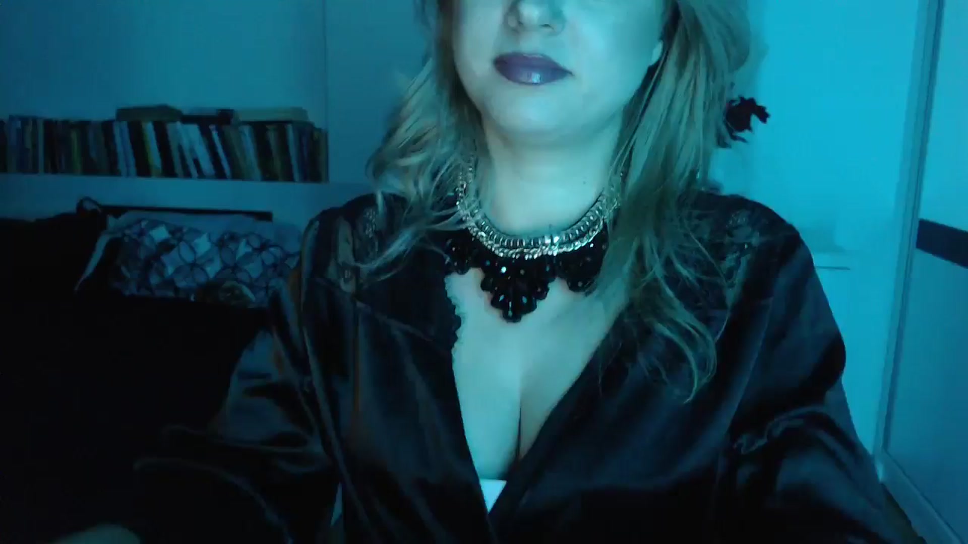 Gallery image thumbnail from Sandy___'s myfreecams stream on, 12/22/2024, 24:56 image 8 of 20