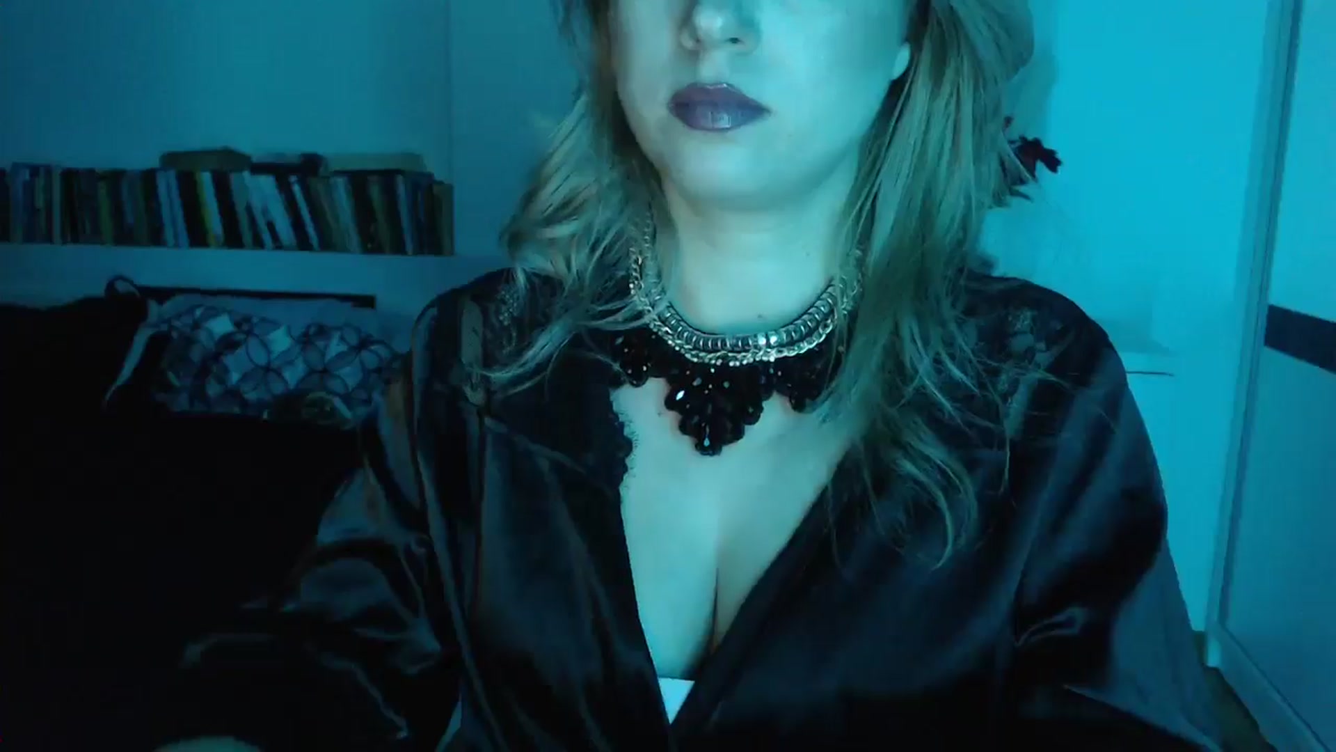 Gallery image thumbnail from Sandy___'s myfreecams stream on, 12/22/2024, 24:56 image 10 of 20
