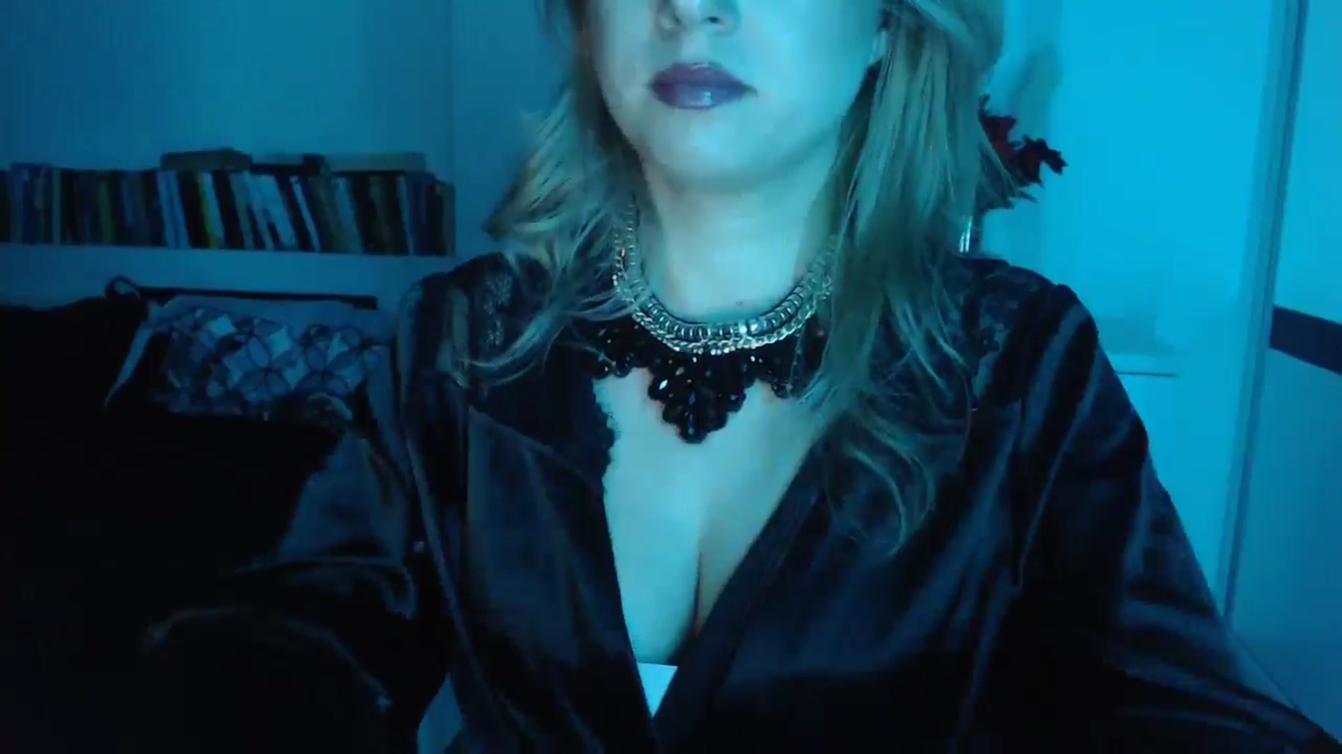 Gallery image thumbnail from Sandy___'s myfreecams stream on, 12/22/2024, 24:56 image 17 of 20