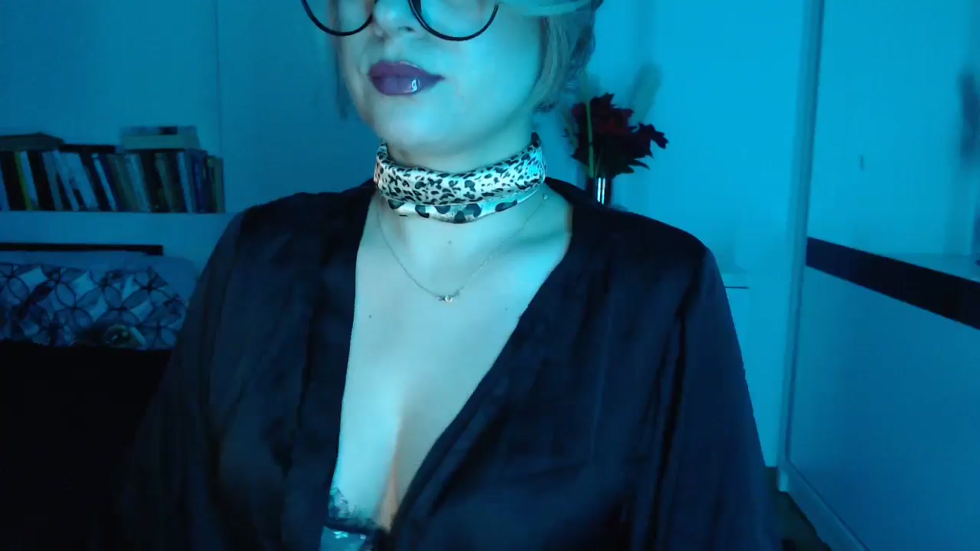 Gallery image thumbnail from Sandy___'s myfreecams stream on, 12/30/2024, 23:53 image 10 of 20