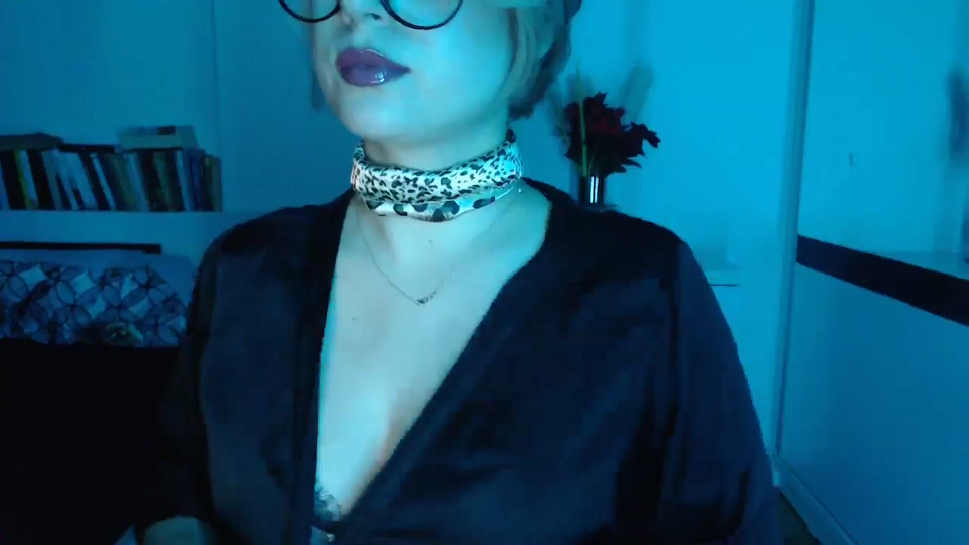 Gallery image thumbnail from Sandy___'s myfreecams stream on, 12/30/2024, 23:53 image 12 of 20