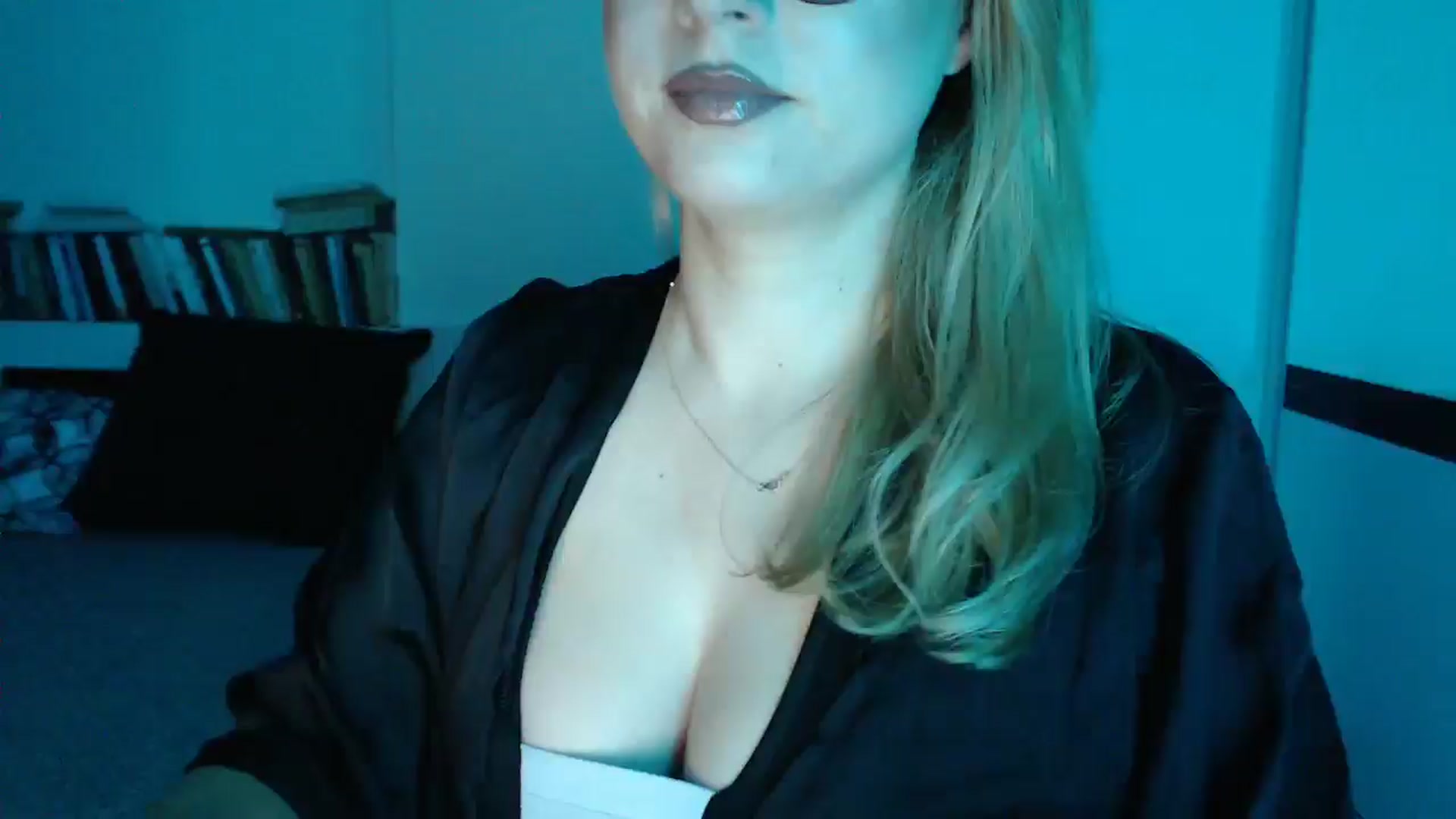 Gallery image thumbnail from Sandy___'s myfreecams stream on, 05/08/2025, 23:10 image 12 of 20