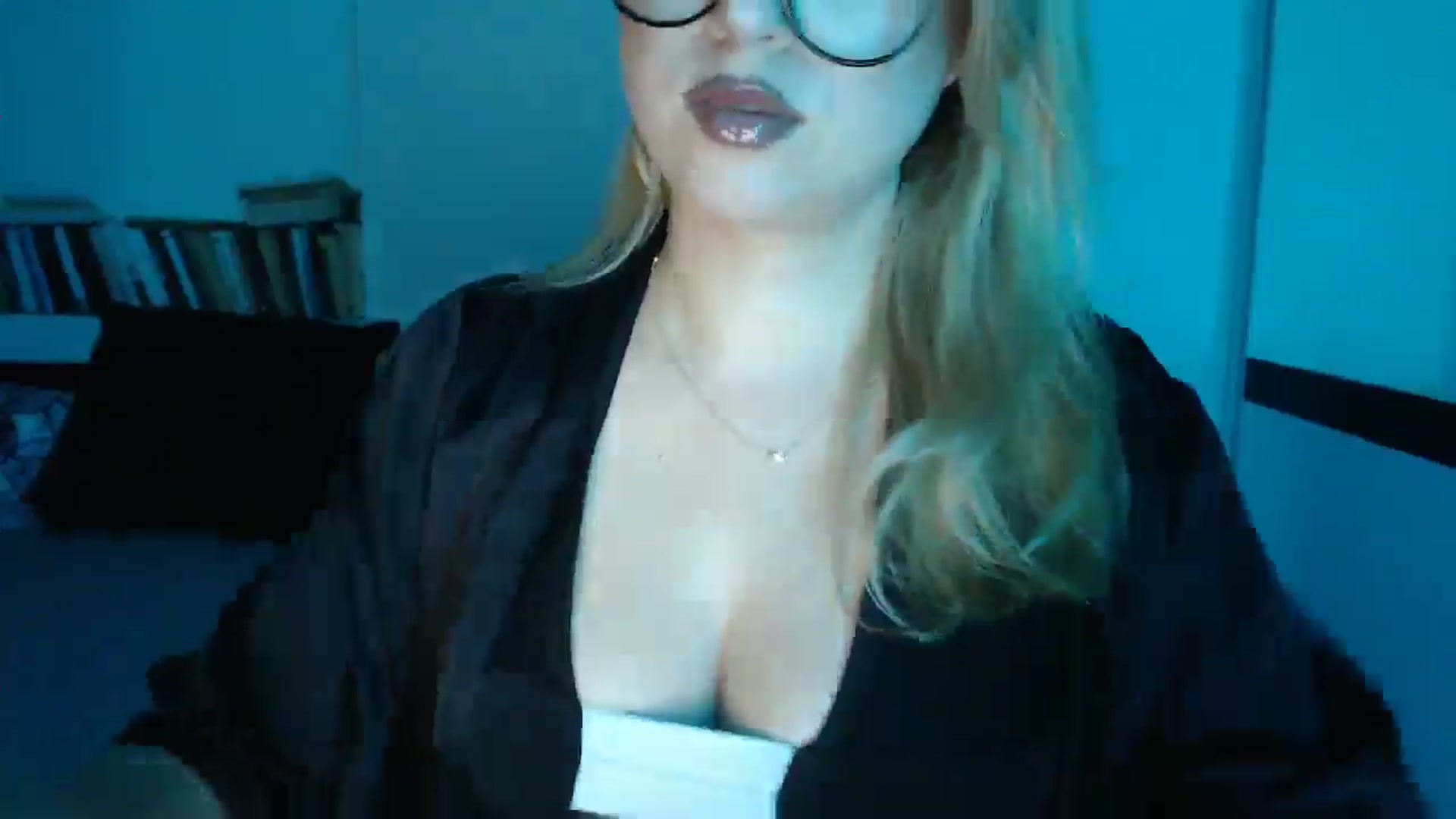 Gallery image thumbnail from Sandy___'s myfreecams stream on, 05/08/2025, 23:10 image 2 of 20