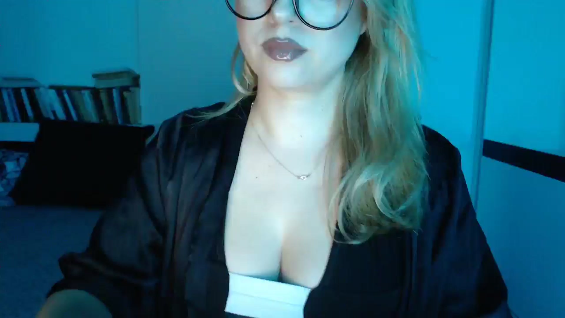 Gallery image thumbnail from Sandy___'s myfreecams stream on, 05/08/2025, 23:10 image 1 of 20