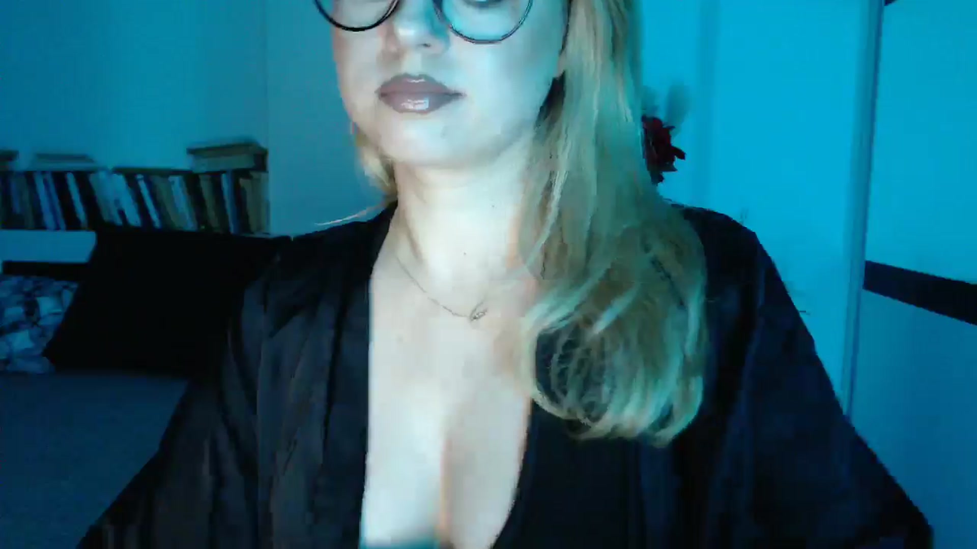Gallery image thumbnail from Sandy___'s myfreecams stream on, 05/08/2025, 23:10 image 16 of 20