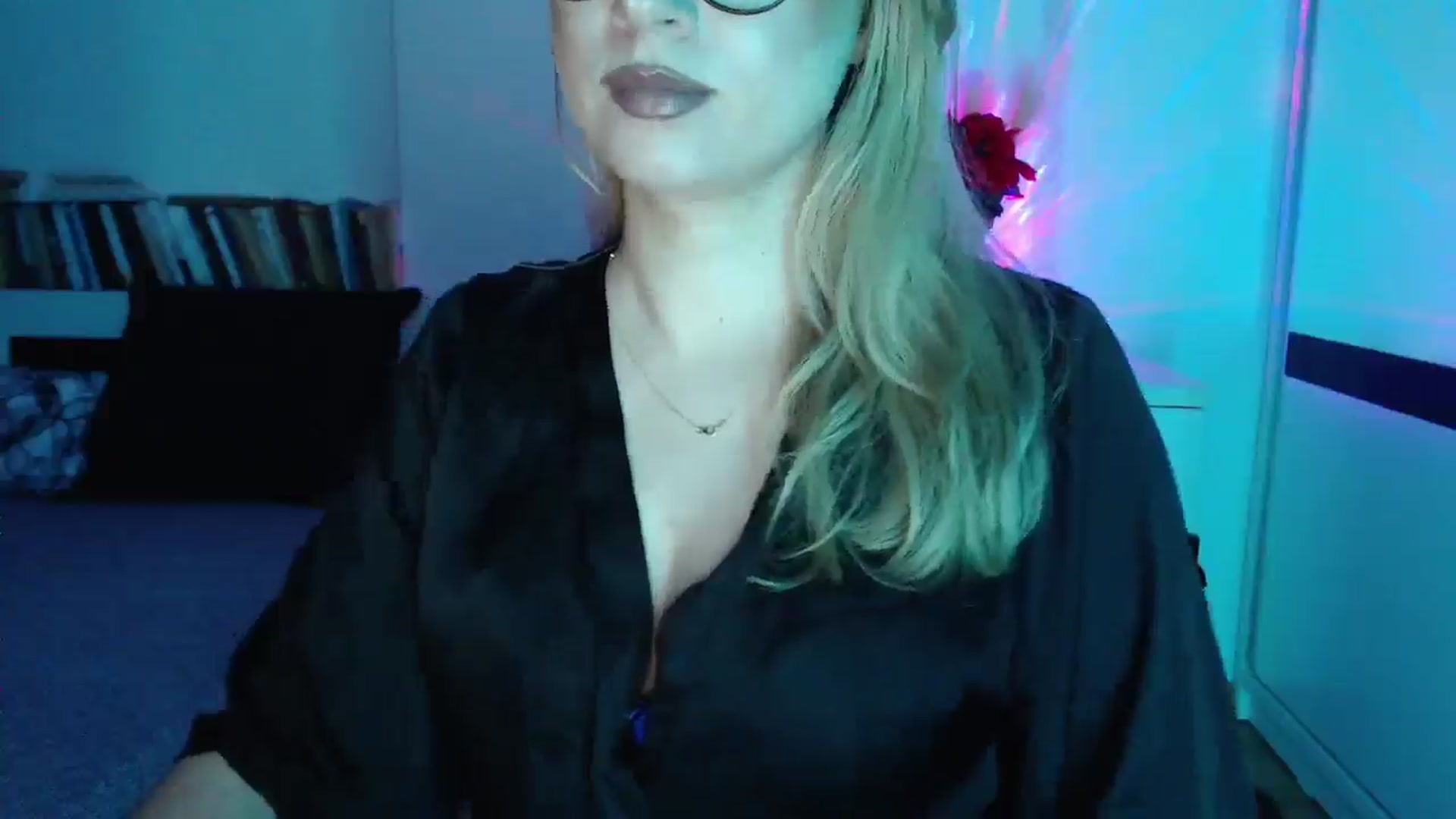 Gallery image thumbnail from Sandy___'s myfreecams stream on, 05/18/2025, 24:00 image 7 of 20
