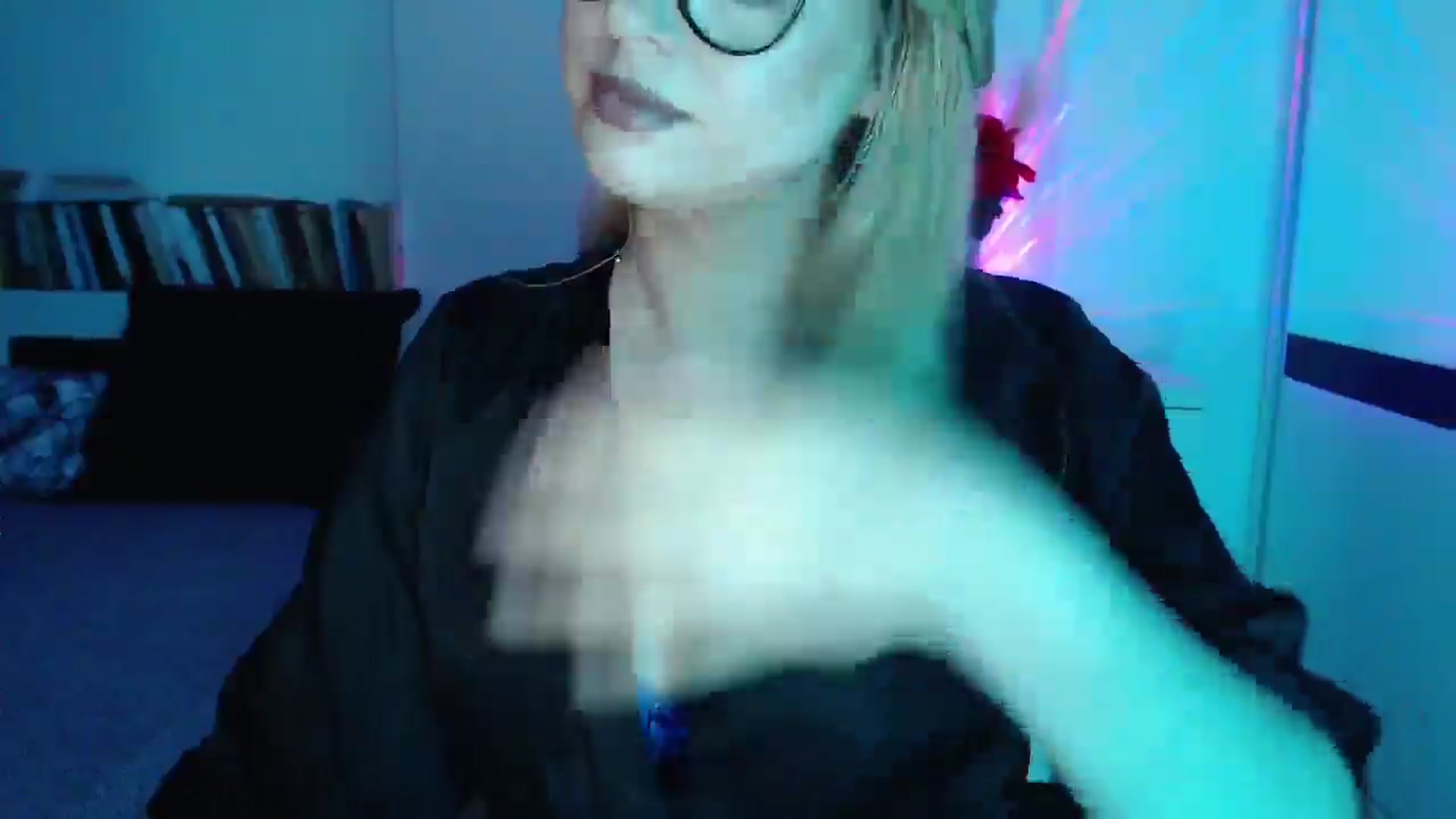 Gallery image thumbnail from Sandy___'s myfreecams stream on, 05/18/2025, 24:00 image 10 of 20