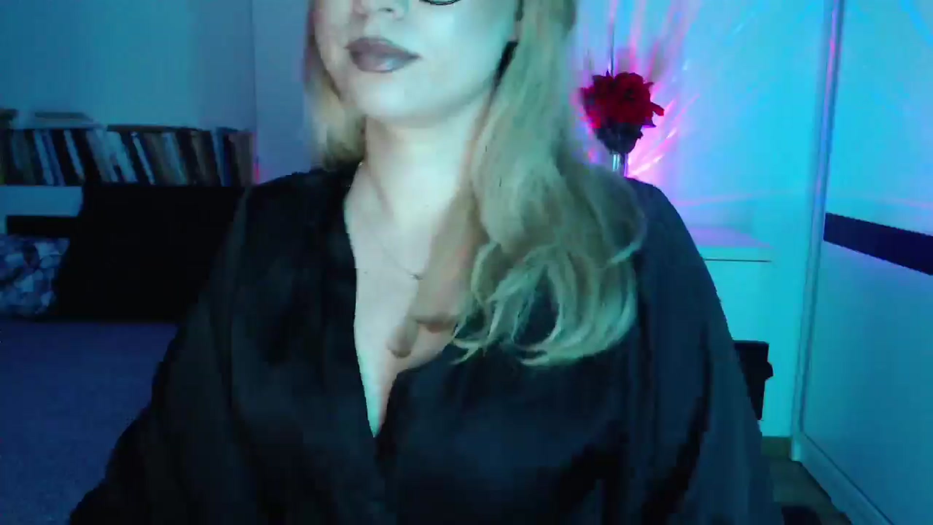 Gallery image thumbnail from Sandy___'s myfreecams stream on, 05/18/2025, 24:00 image 2 of 20