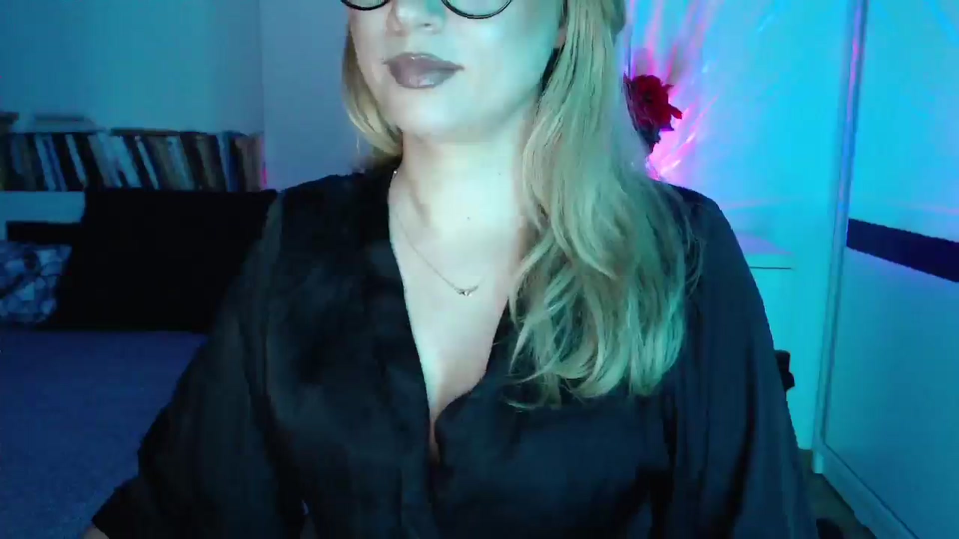 Gallery image thumbnail from Sandy___'s myfreecams stream on, 05/18/2025, 24:00 image 6 of 20