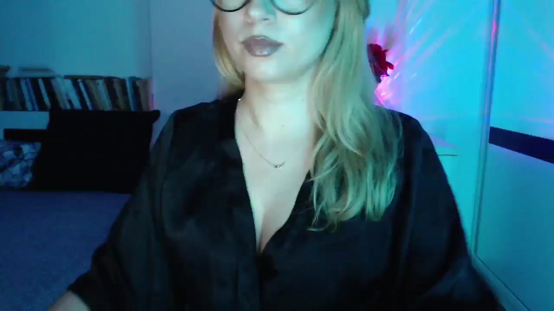 Gallery image thumbnail from Sandy___'s myfreecams stream on, 05/18/2025, 24:00 image 5 of 20