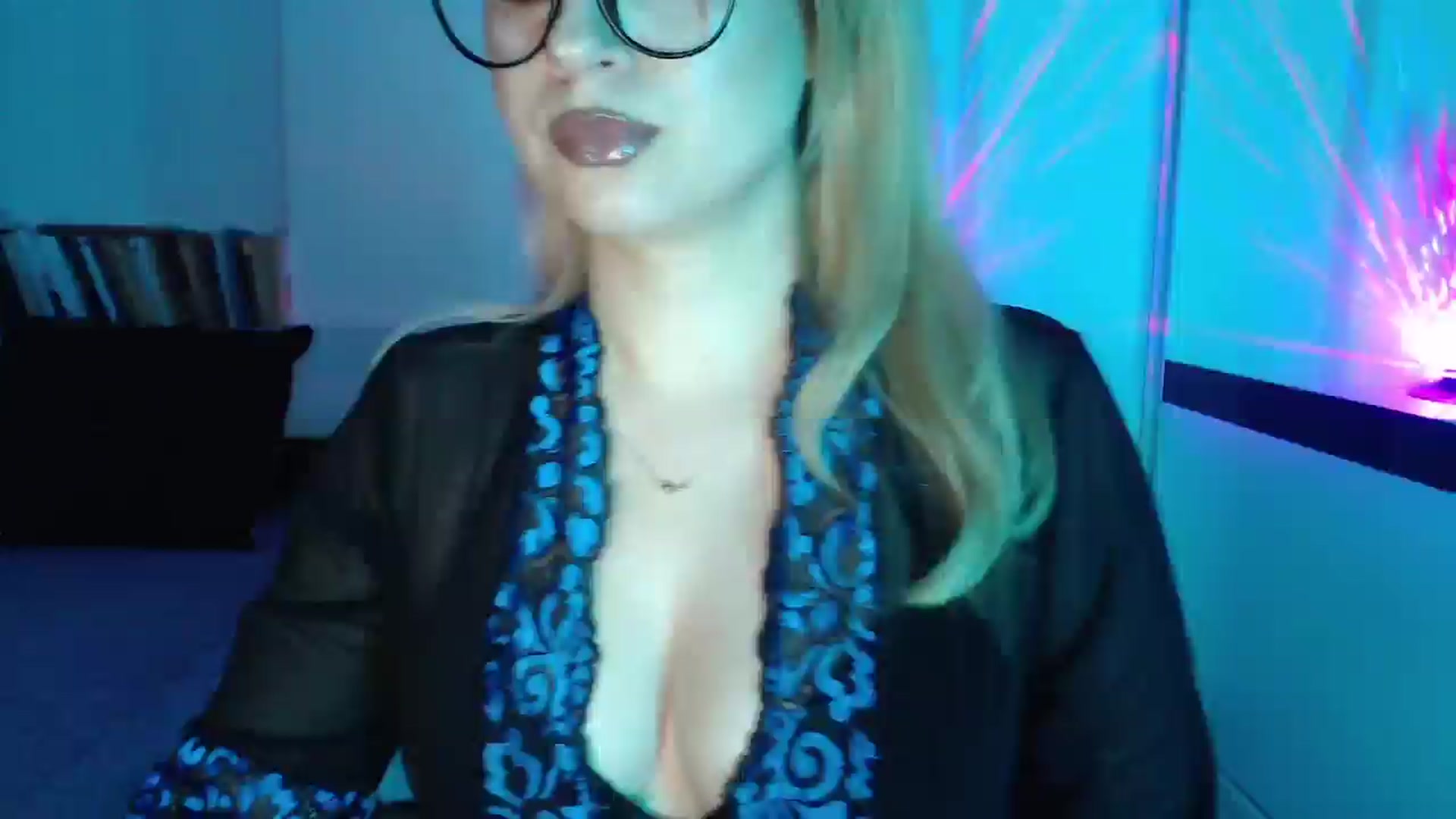 Gallery image thumbnail from Sandy___'s myfreecams stream on, 05/18/2025, 23:02 image 1 of 20