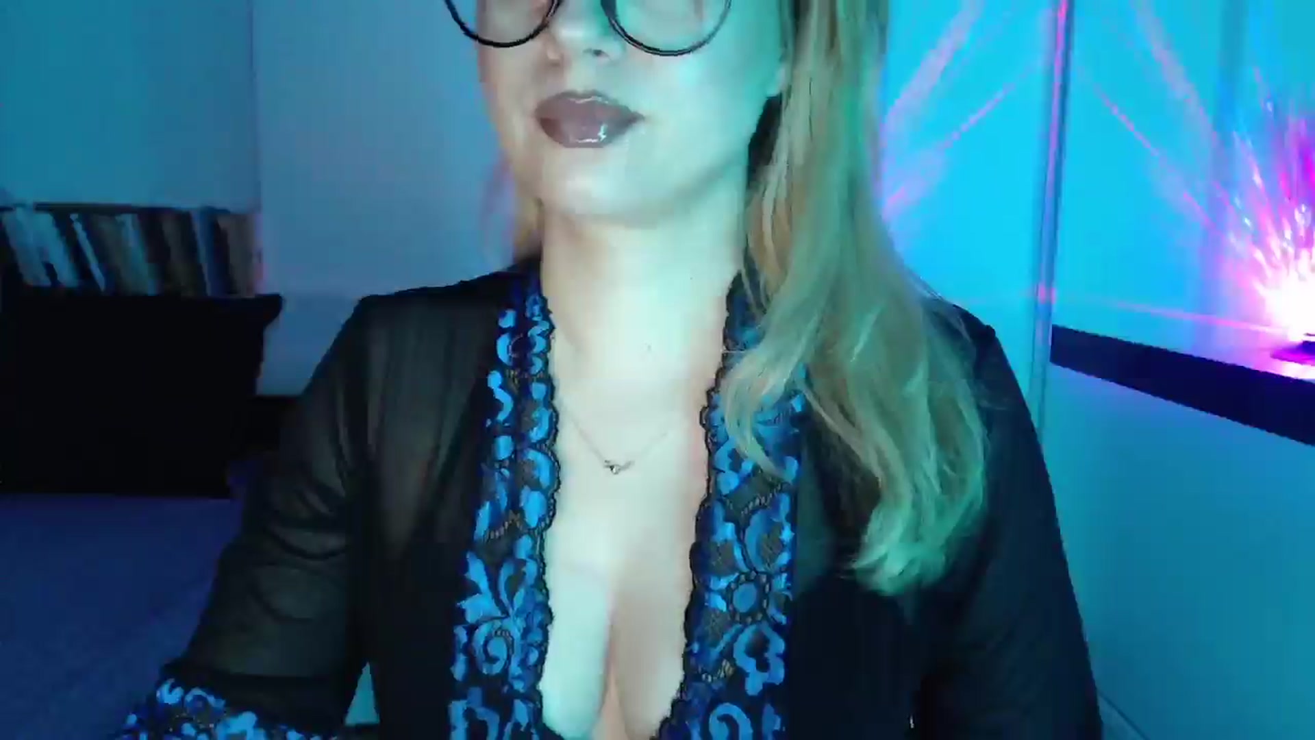Gallery image thumbnail from Sandy___'s myfreecams stream on, 05/18/2025, 23:02 image 2 of 20