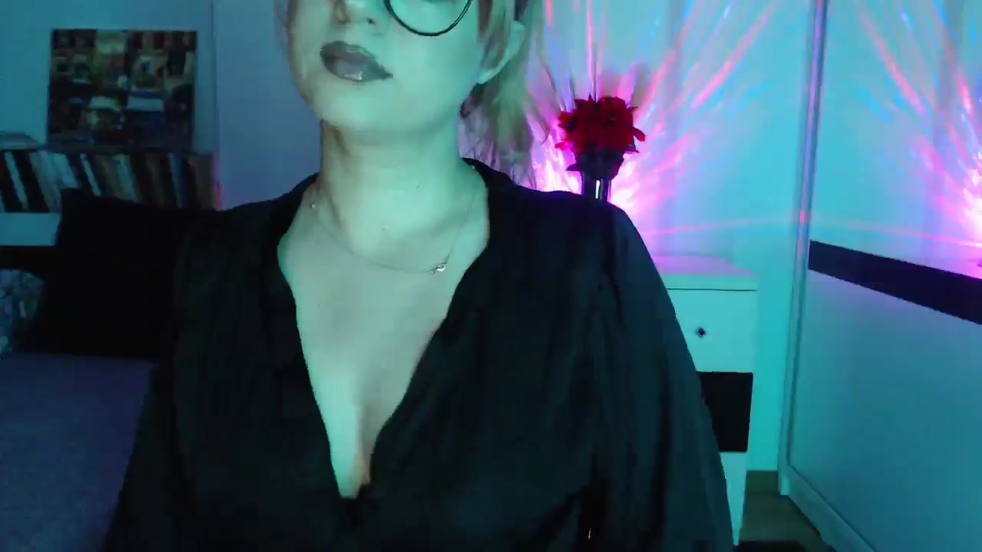 Gallery image thumbnail from Sandy___'s myfreecams stream on, 05/22/2025, 24:02 image 5 of 20