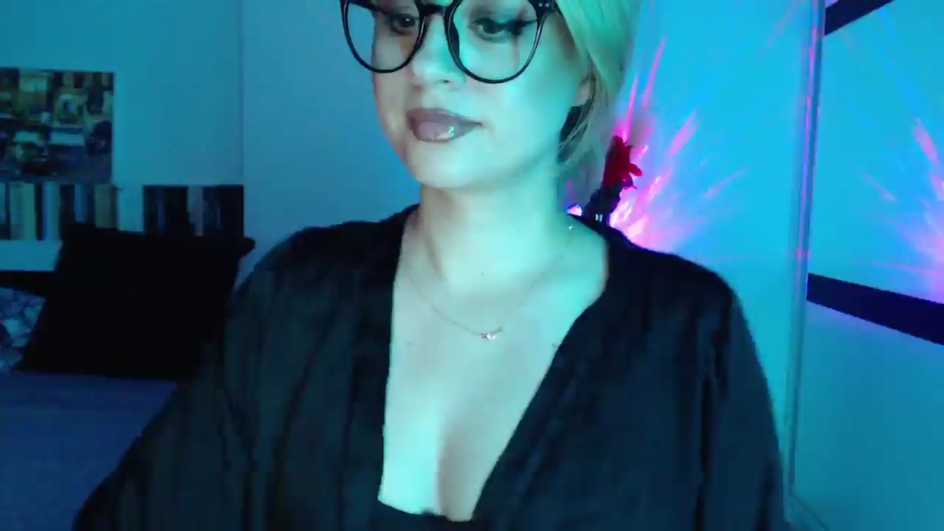 Gallery image thumbnail from Sandy___'s myfreecams stream on, 06/21/2025, 23:18 image 7 of 20