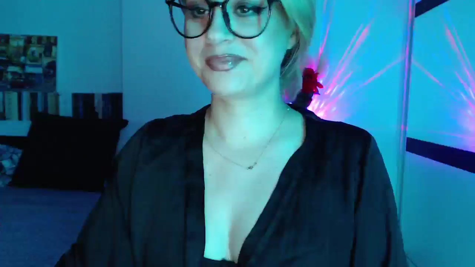 Gallery image thumbnail from Sandy___'s myfreecams stream on, 06/21/2025, 23:18 image 5 of 20