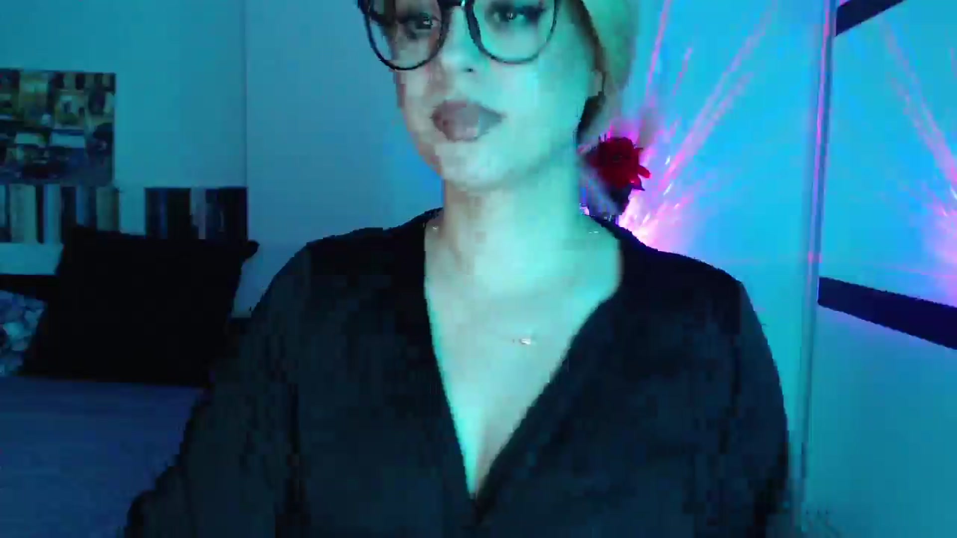 Gallery image thumbnail from Sandy___'s myfreecams stream on, 06/21/2025, 23:18 image 16 of 20