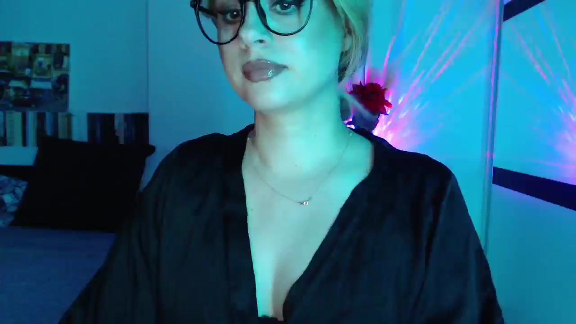 Gallery image thumbnail from Sandy___'s myfreecams stream on, 06/21/2025, 23:18 image 18 of 20