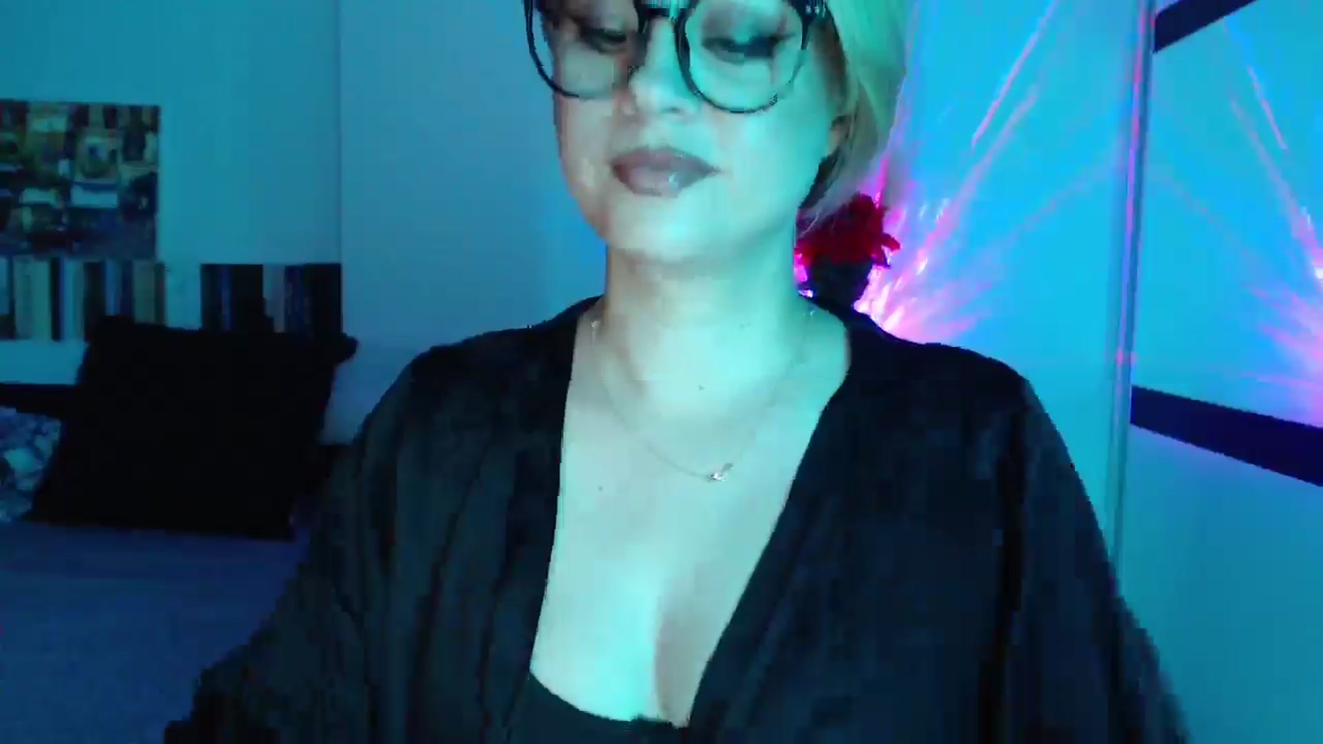 Gallery image thumbnail from Sandy___'s myfreecams stream on, 06/21/2025, 23:18 image 11 of 20