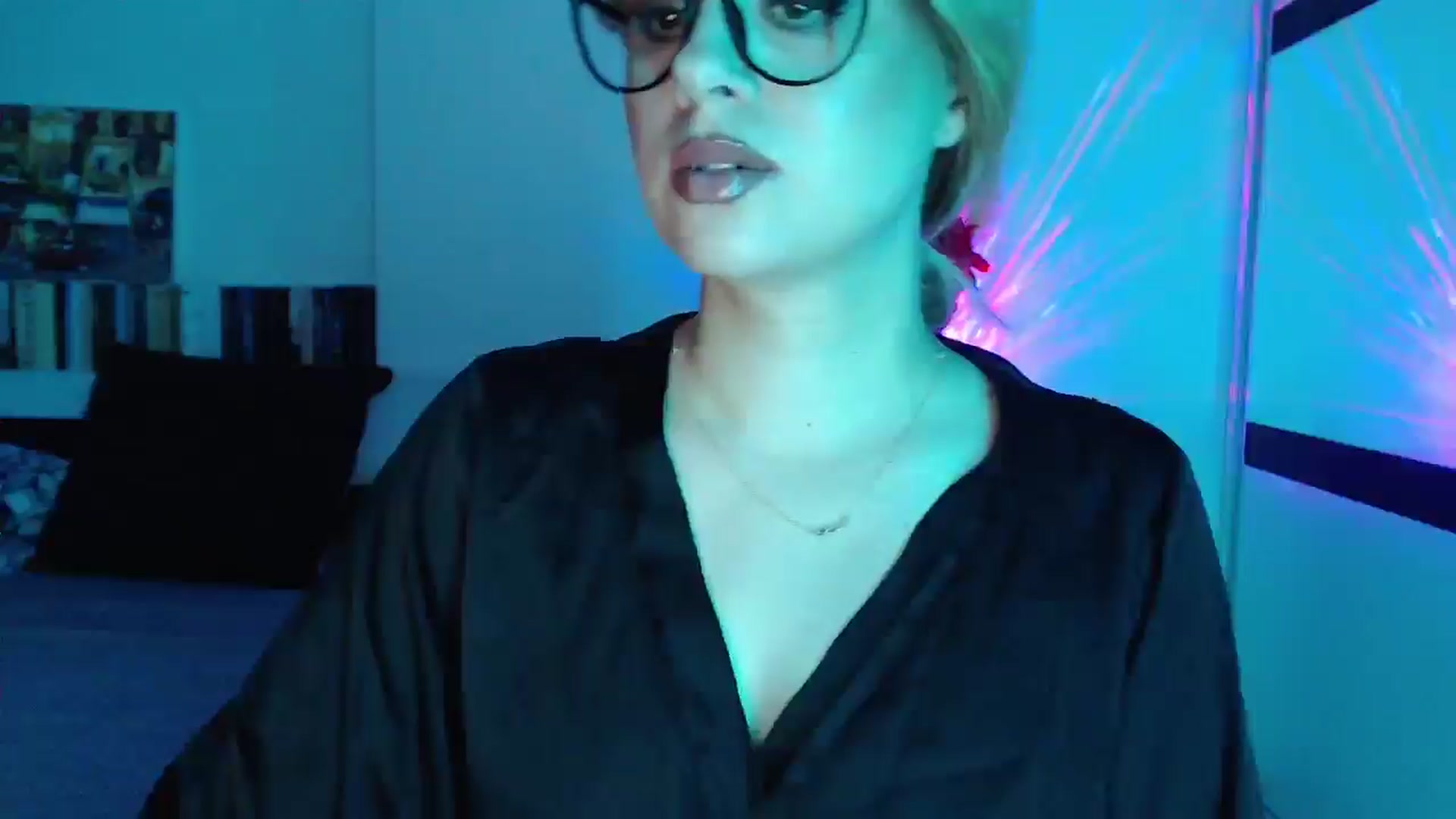 Gallery image thumbnail from Sandy___'s myfreecams stream on, 06/21/2025, 23:18 image 19 of 20