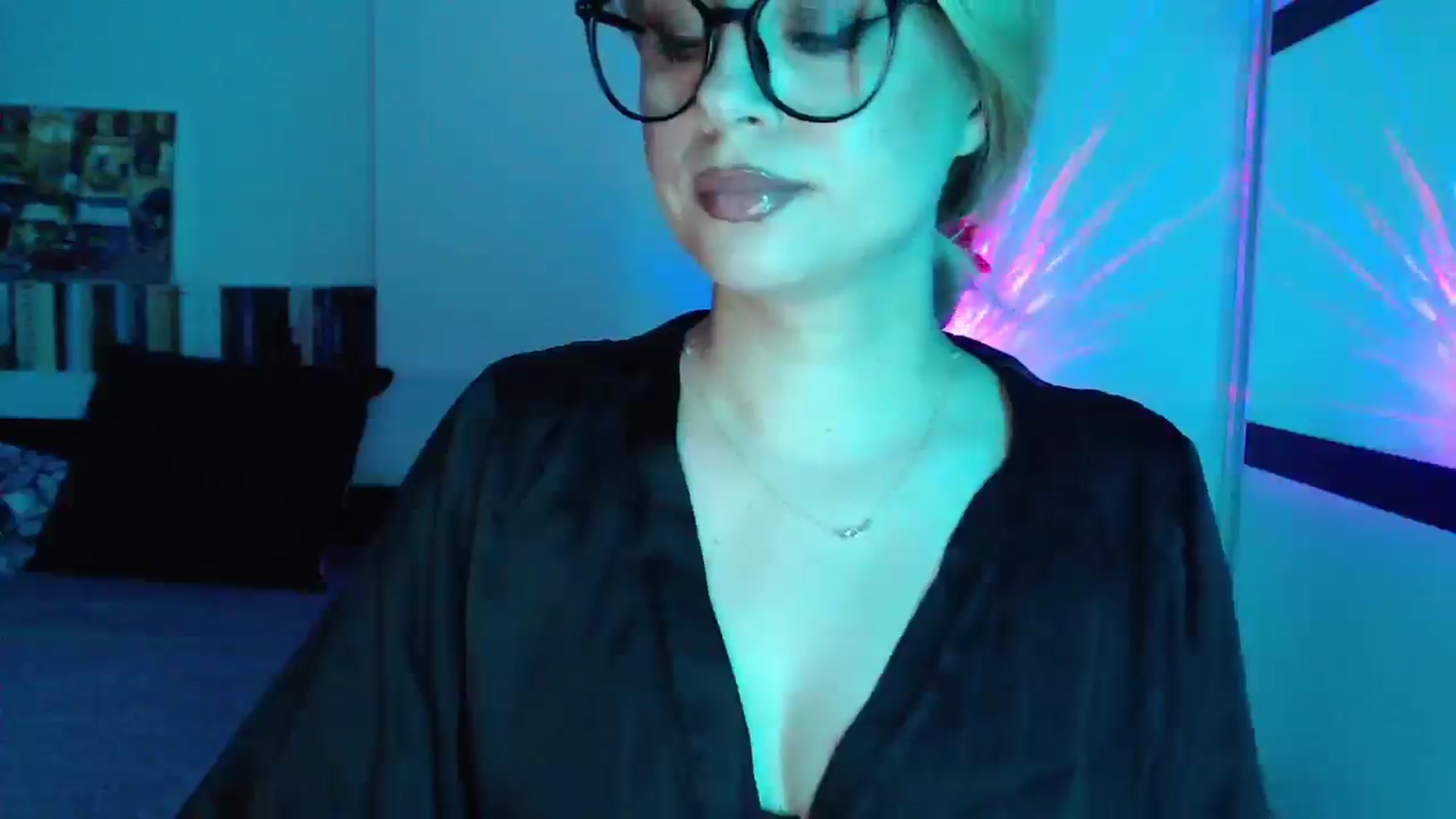 Gallery image thumbnail from Sandy___'s myfreecams stream on, 06/21/2025, 23:18 image 20 of 20