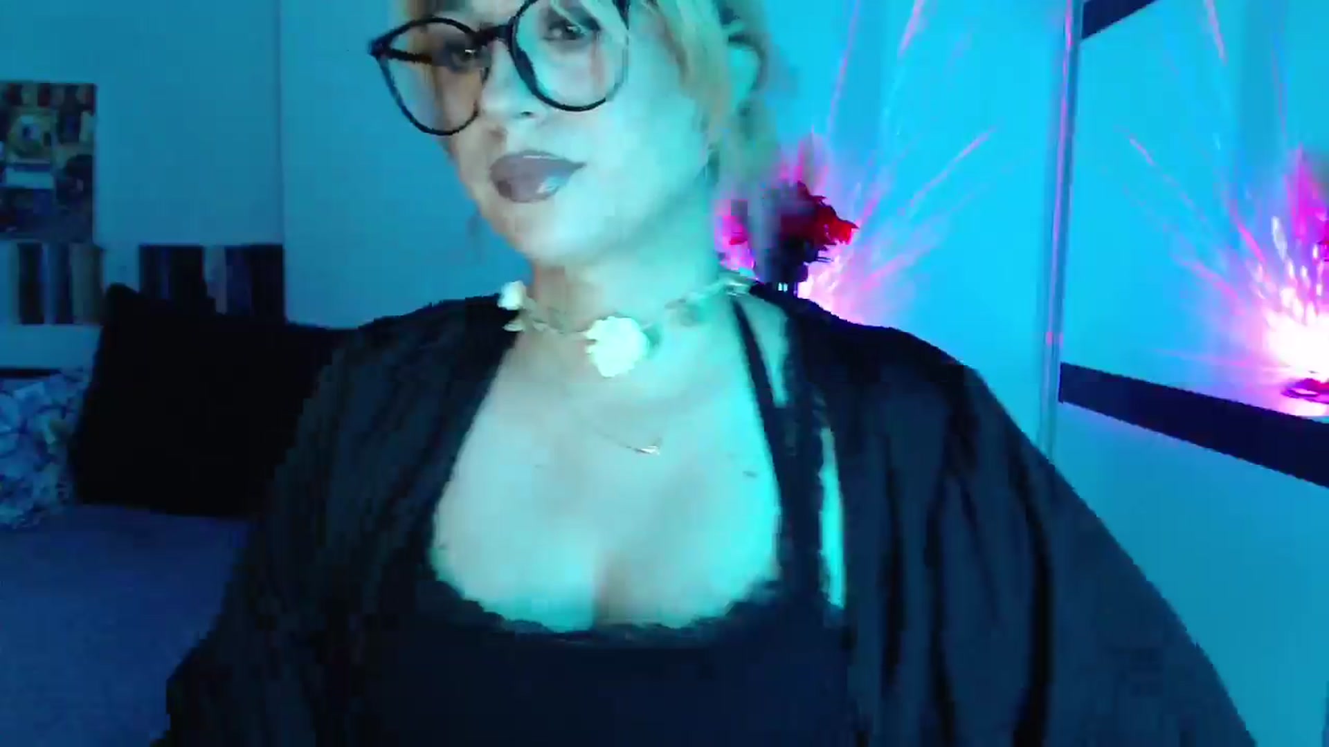 Gallery image thumbnail from Sandy___'s myfreecams stream on, 07/20/2025, 17:32 image 16 of 20