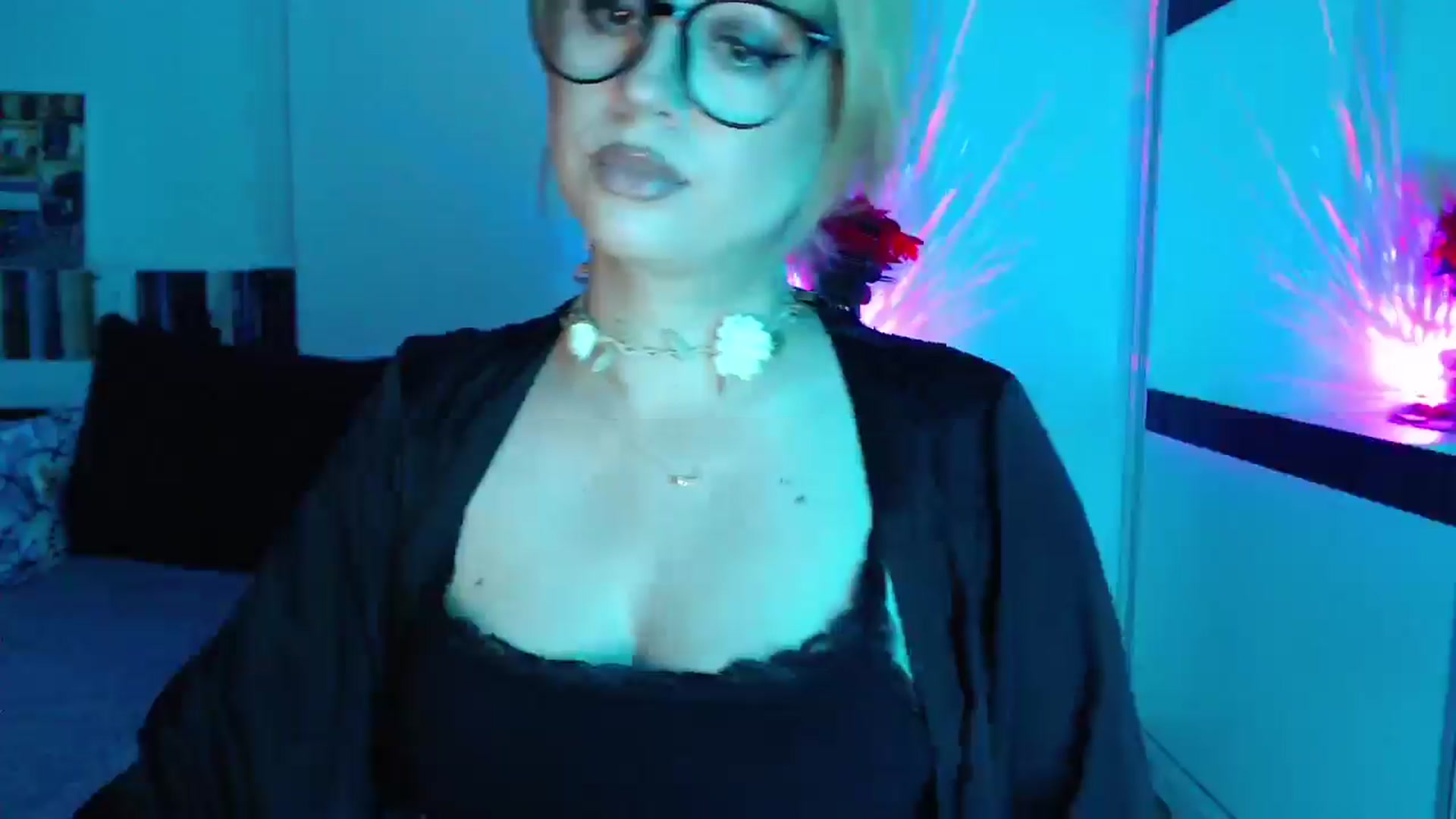 Gallery image thumbnail from Sandy___'s myfreecams stream on, 07/20/2025, 19:44 image 17 of 20