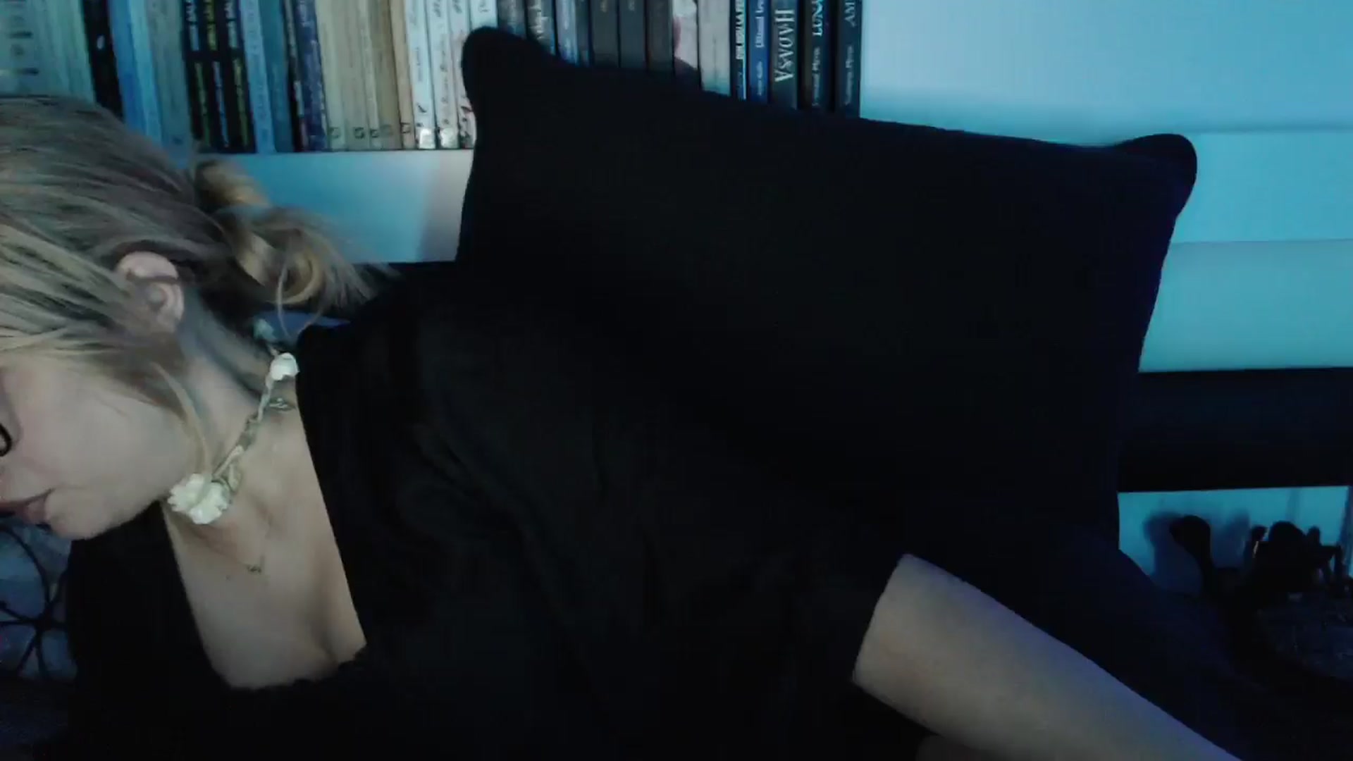 Gallery image thumbnail from Sandy___'s myfreecams stream on, 07/20/2025, 21:05 image 17 of 20