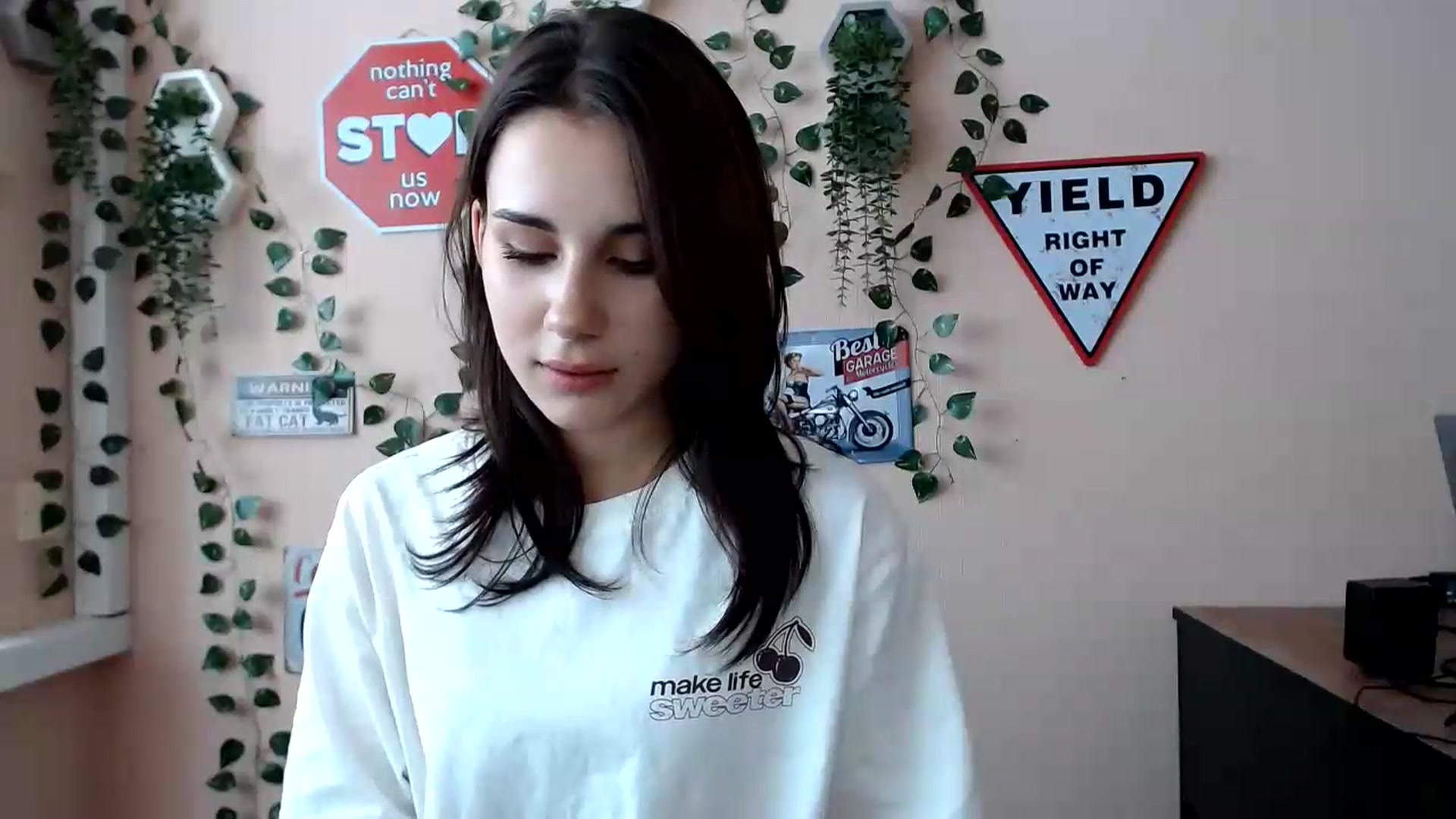 Gallery image thumbnail from Sangria_'s myfreecams stream on, 08/17/2026, 13:39 image 16 of 20