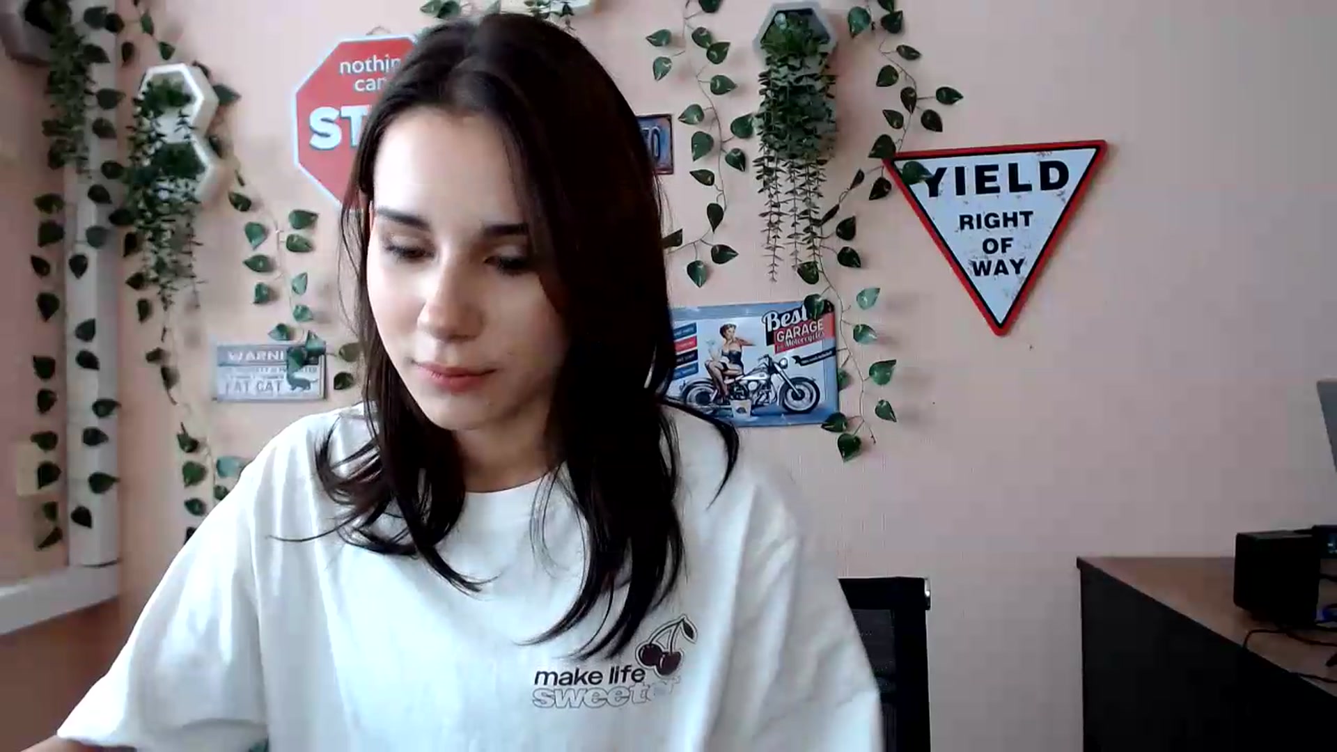 Gallery image thumbnail from Sangria_'s myfreecams stream on, 08/17/2026, 13:39 image 11 of 20