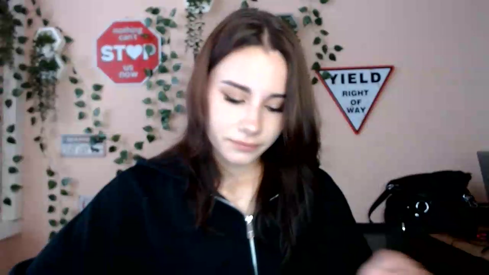Gallery image thumbnail from Sangria_'s myfreecams stream on, 08/18/2026, 14:51 image 20 of 20