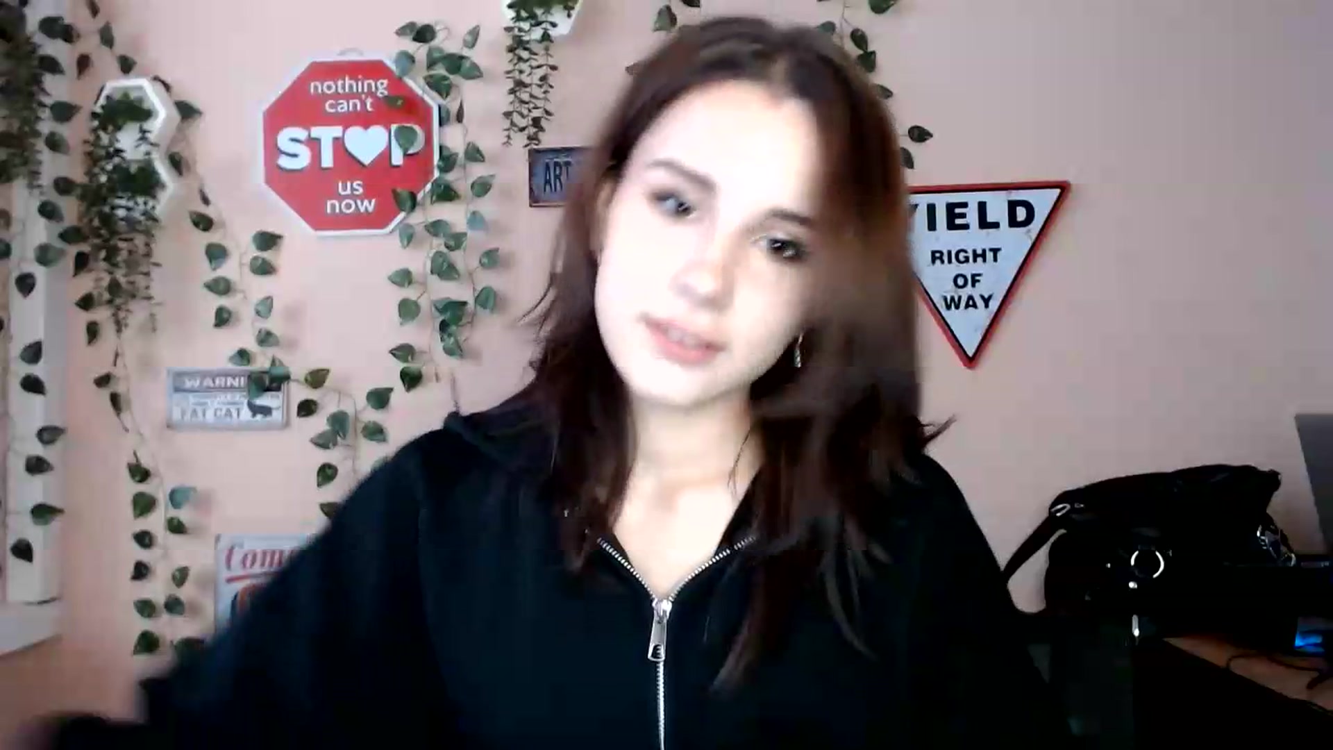 Gallery image thumbnail from Sangria_'s myfreecams stream on, 08/18/2026, 14:51 image 4 of 20