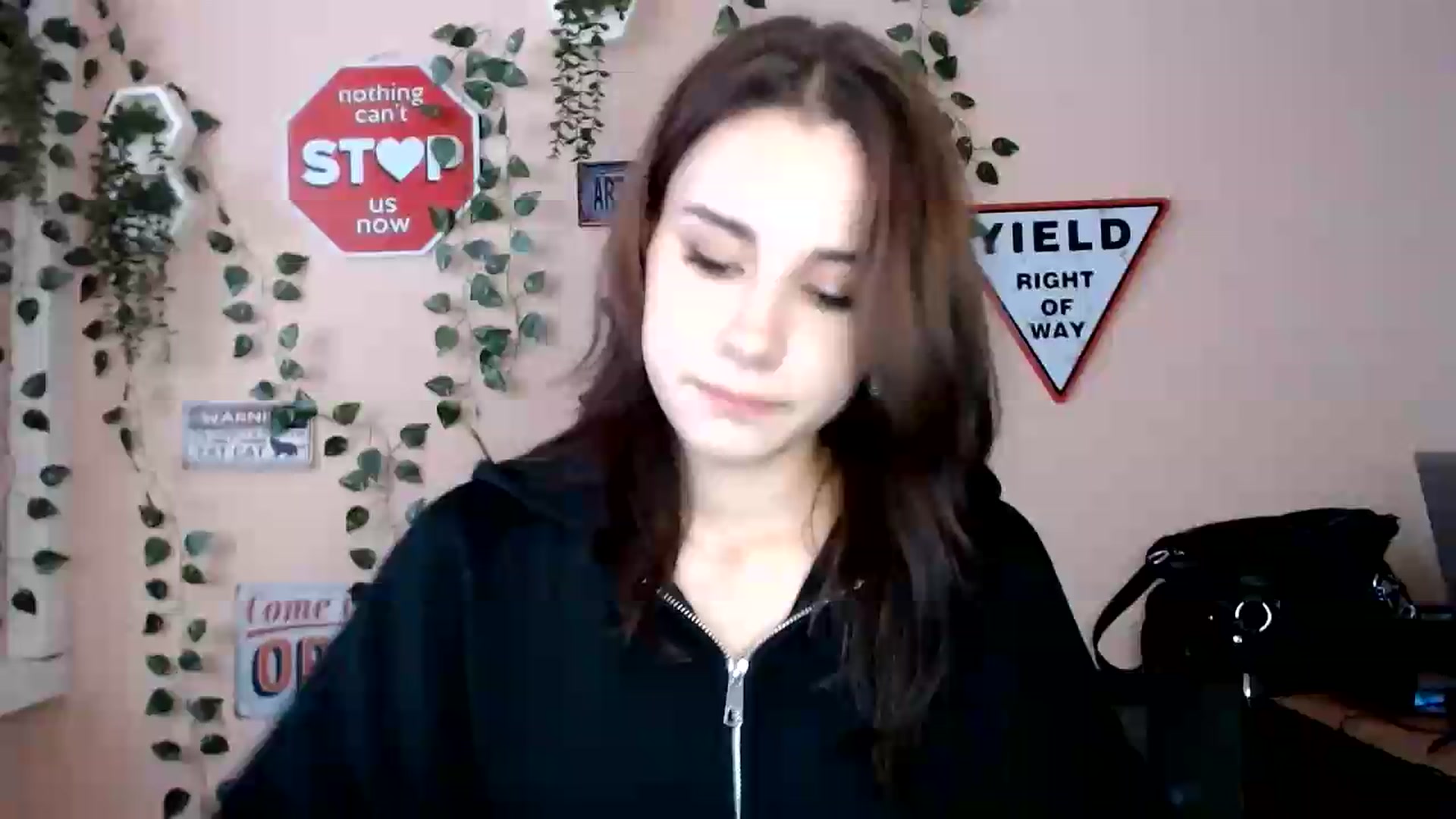 Gallery image thumbnail from Sangria_'s myfreecams stream on, 08/18/2026, 14:51 image 5 of 20