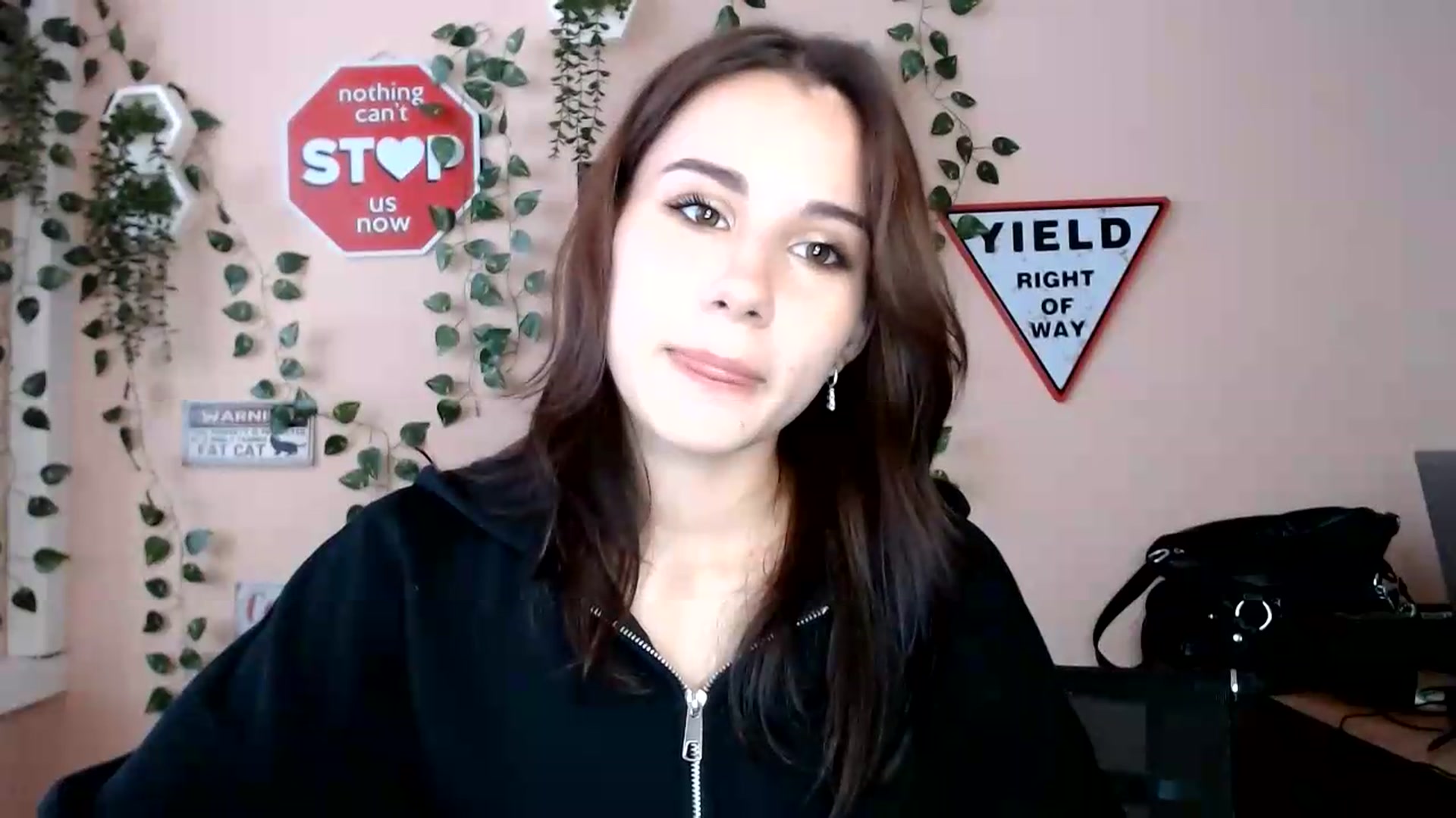 Gallery image thumbnail from Sangria_'s myfreecams stream on, 08/18/2026, 14:51 image 7 of 20