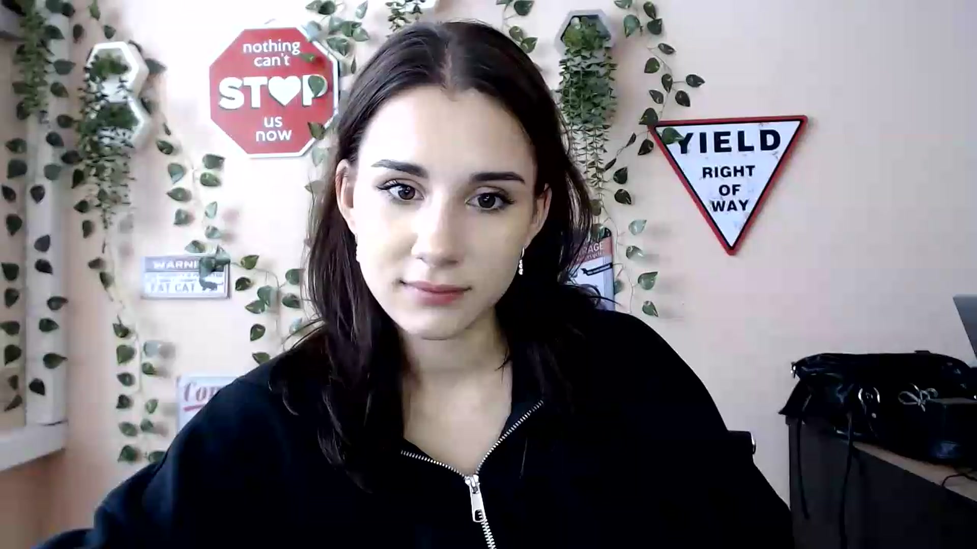 Gallery image thumbnail from Sangria_'s myfreecams stream on, 08/19/2026, 15:18 image 8 of 20
