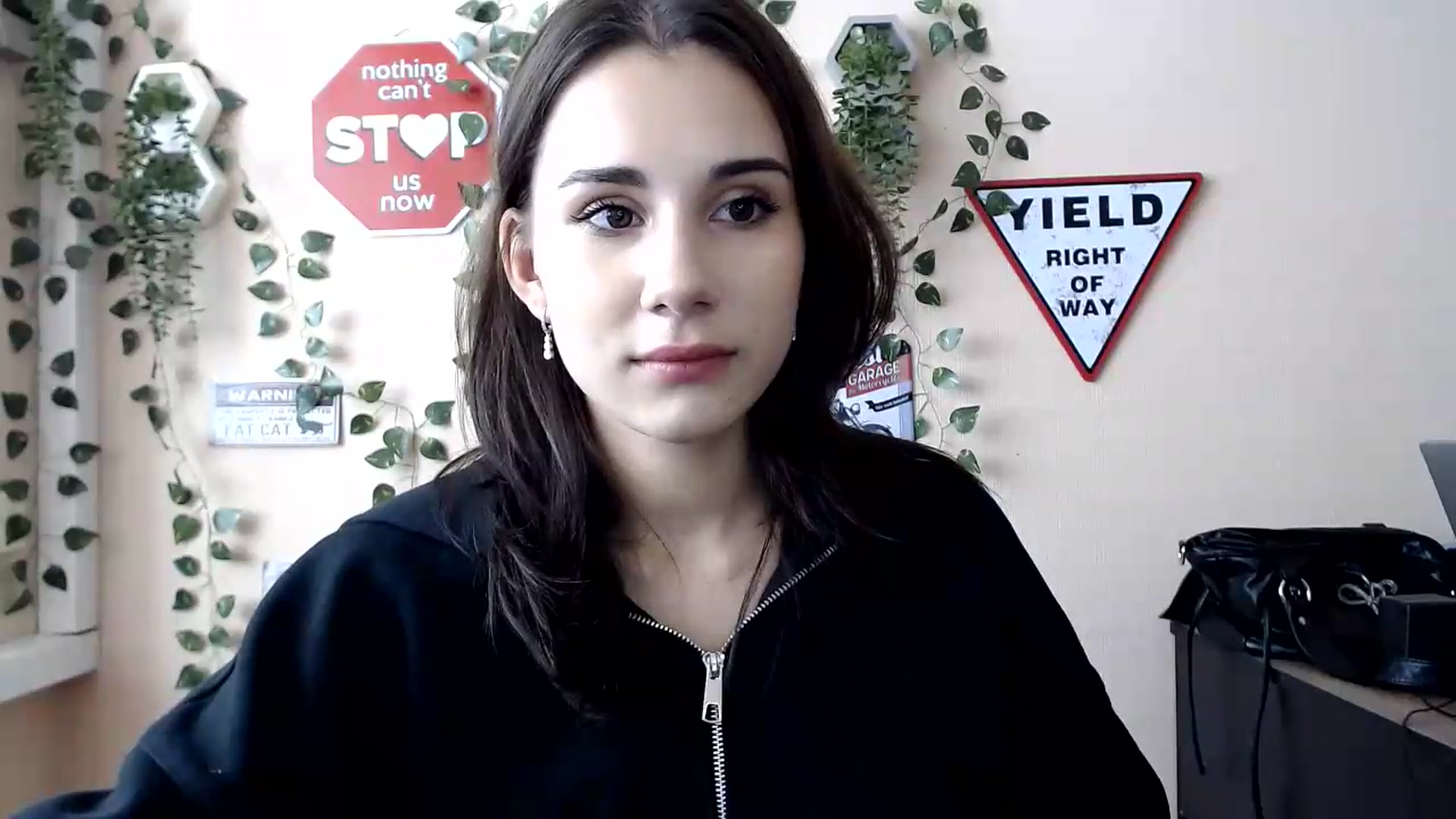 Gallery image thumbnail from Sangria_'s myfreecams stream on, 08/19/2026, 15:18 image 15 of 20