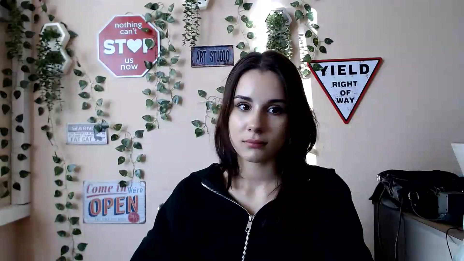 Gallery image thumbnail from Sangria_'s myfreecams stream on, 08/19/2026, 15:59 image 5 of 20