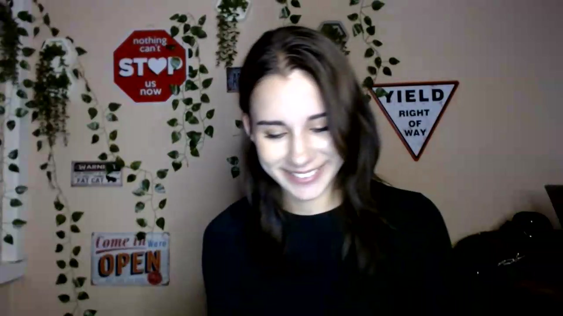 Gallery image thumbnail from Sangria_'s myfreecams stream on, 08/19/2026, 17:51 image 11 of 20