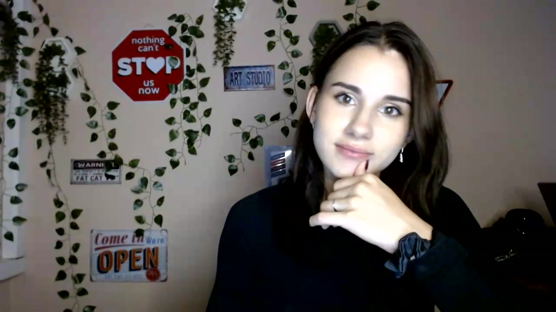 Gallery image thumbnail from Sangria_'s myfreecams stream on, 08/19/2026, 17:51 image 10 of 20