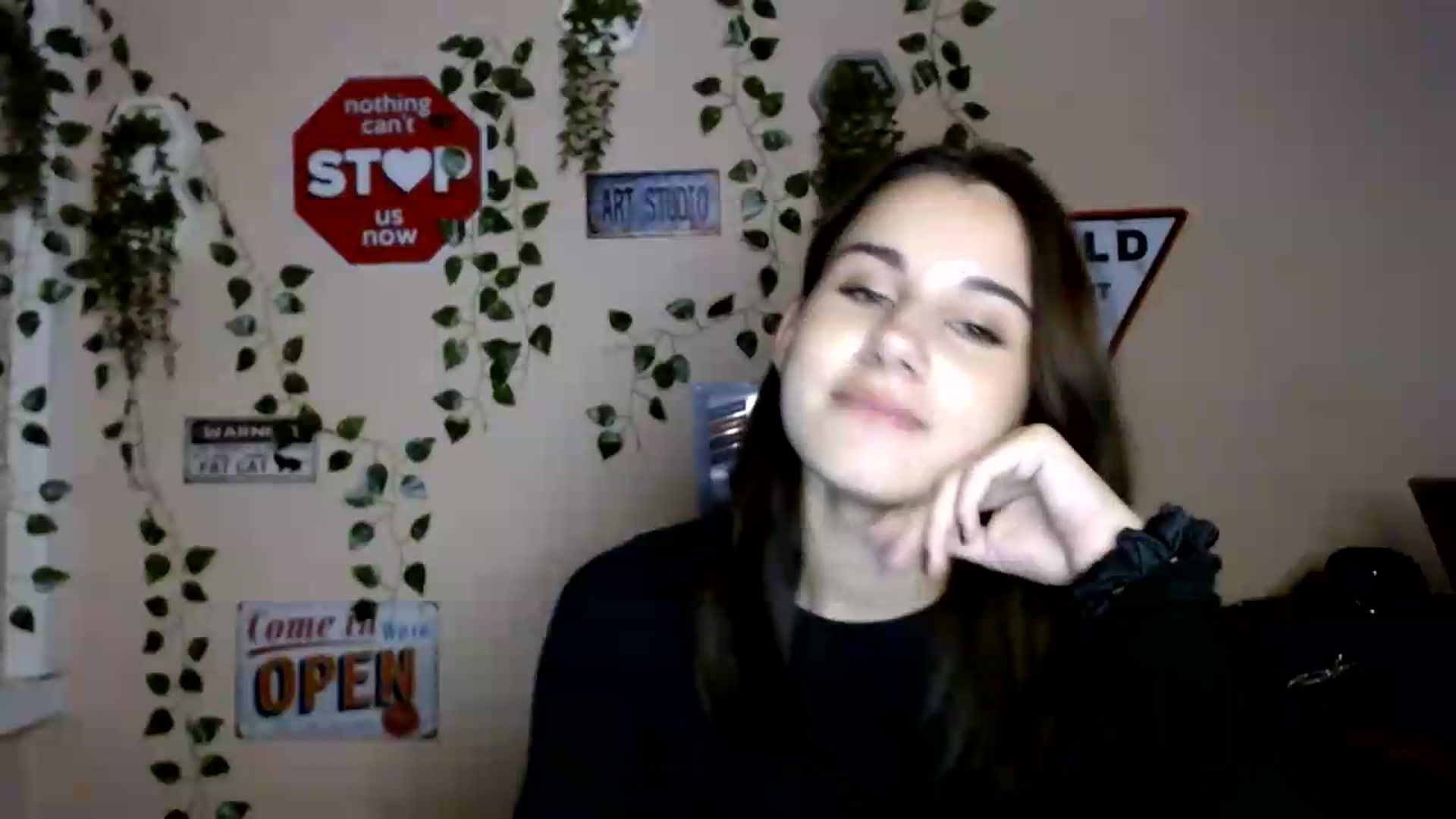 Gallery image thumbnail from Sangria_'s myfreecams stream on, 08/19/2026, 17:51 image 16 of 20