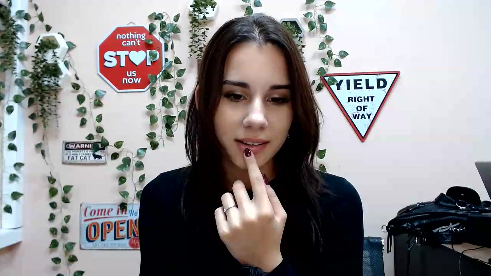 Gallery image thumbnail from Sangria_'s myfreecams stream on, 08/19/2026, 18:22 image 7 of 20