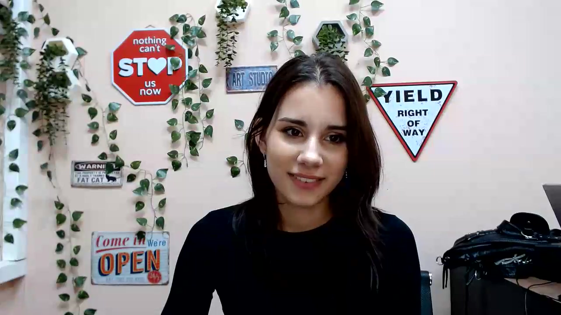 Gallery image thumbnail from Sangria_'s myfreecams stream on, 08/19/2026, 18:22 image 15 of 20