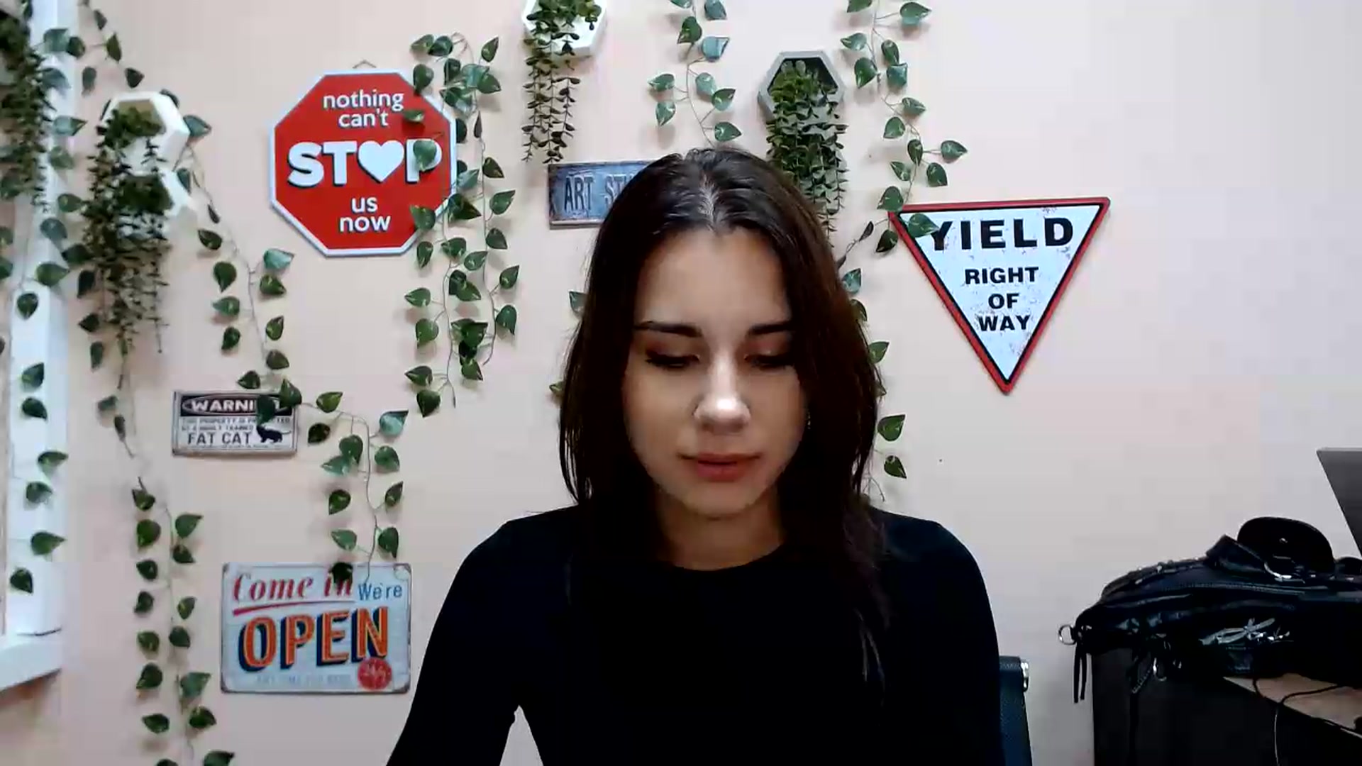Gallery image thumbnail from Sangria_'s myfreecams stream on, 08/19/2026, 18:22 image 5 of 20