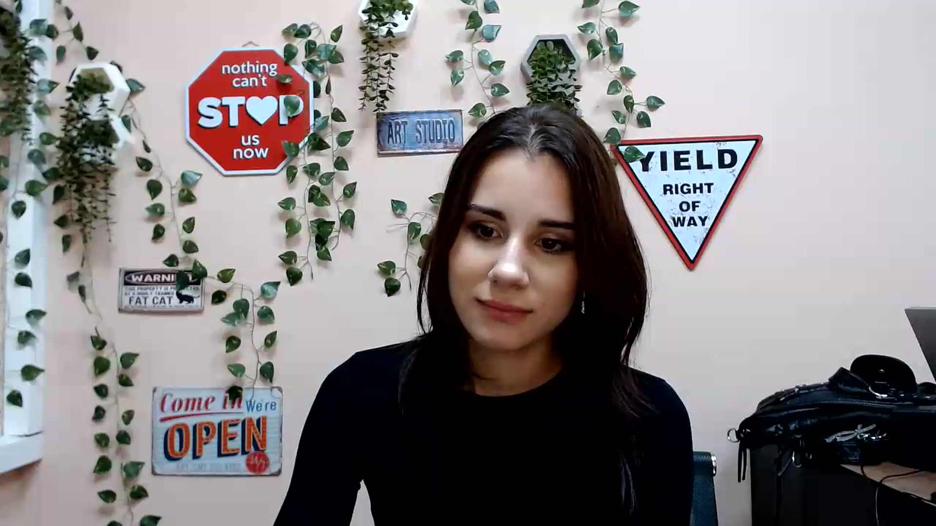 Gallery image thumbnail from Sangria_'s myfreecams stream on, 08/19/2026, 18:22 image 4 of 20